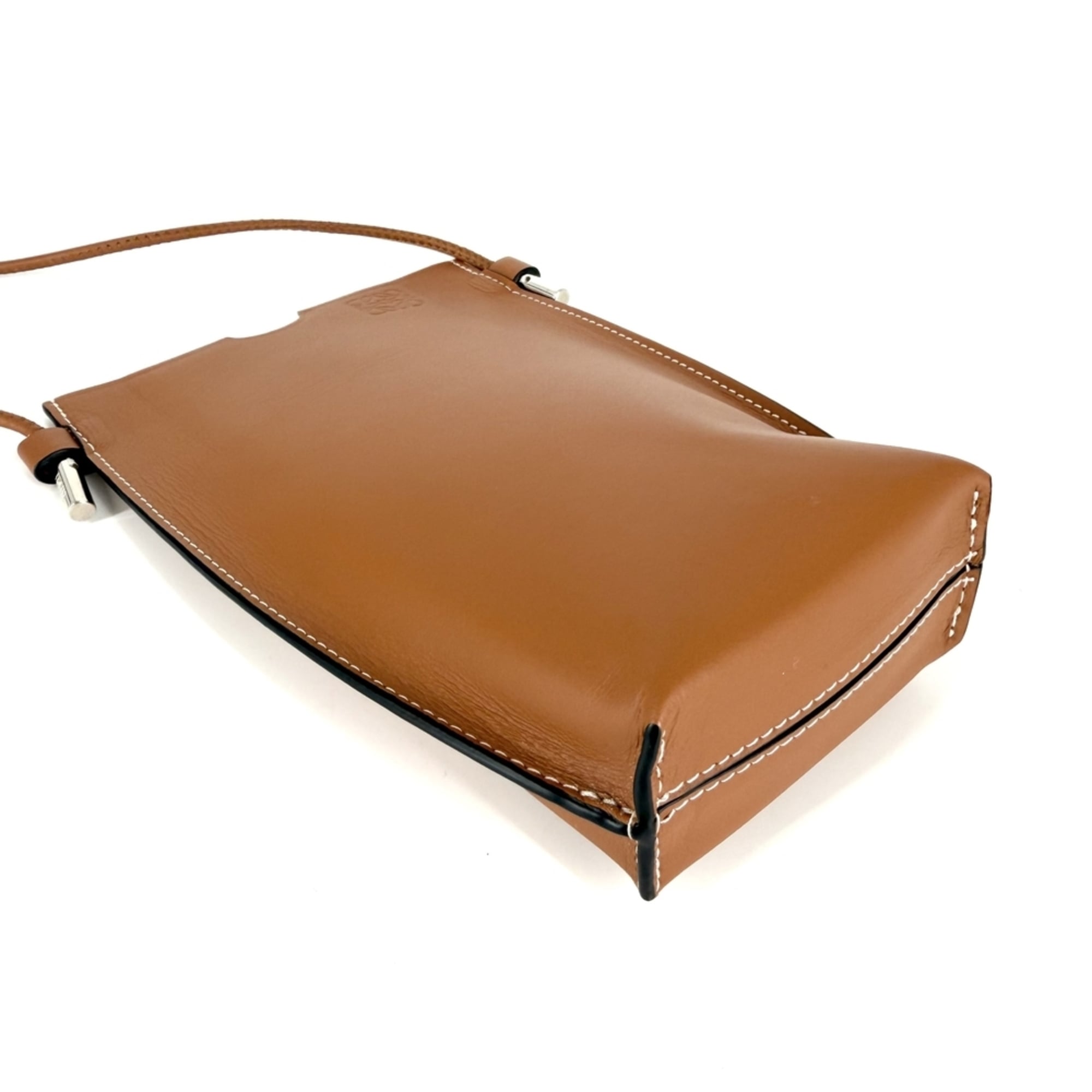 Loewe Brown Leather Pochette Shoulder Bag (Pre-Owned)