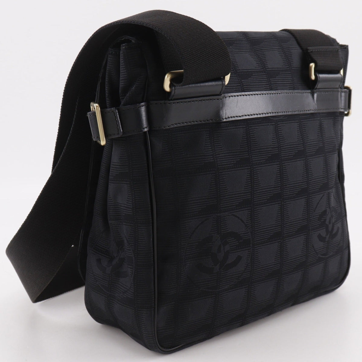 Chanel New Travel Line Black New Travel Line Shoulder Bag (Pre-Owned)