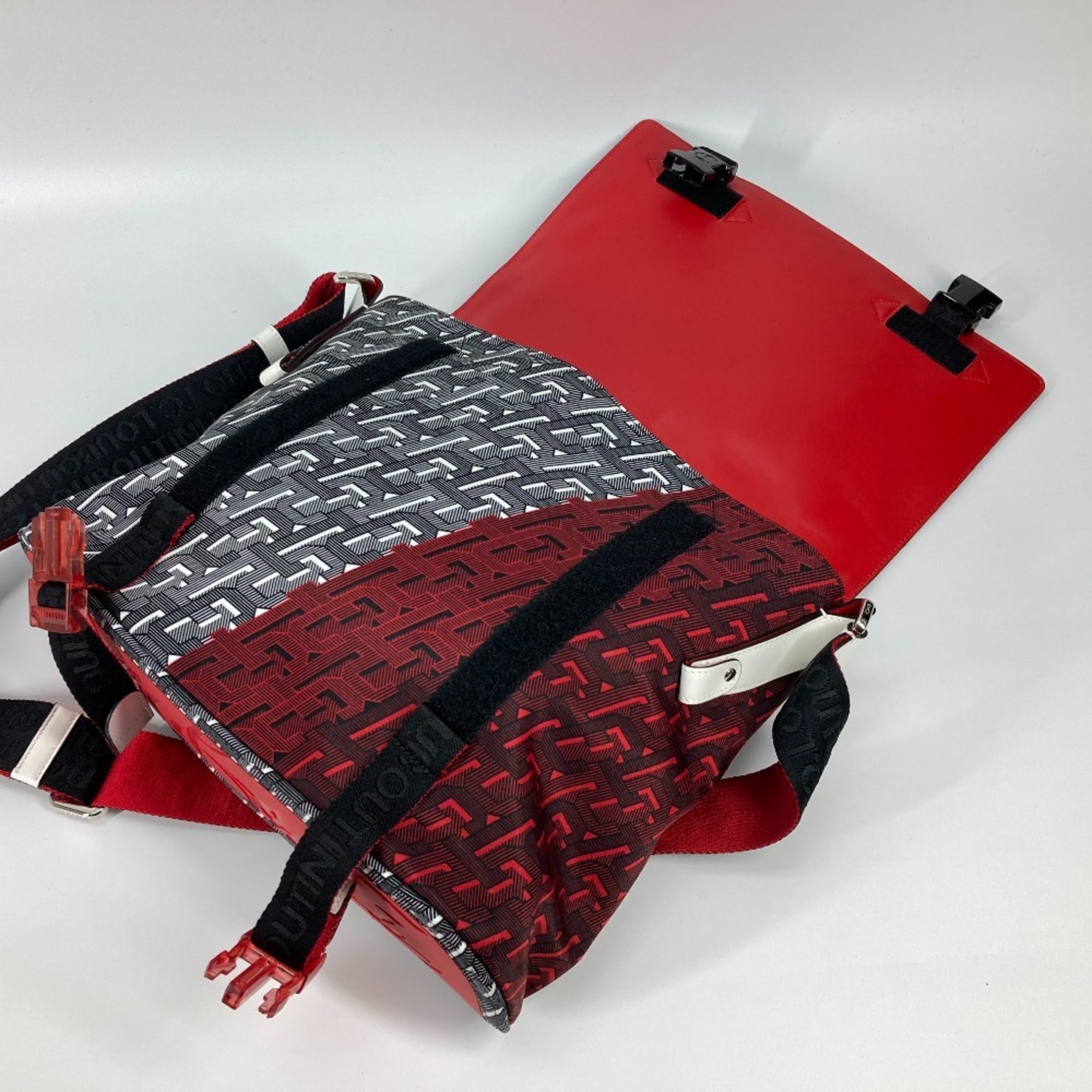 Christian Louboutin Black Red Color White Nylon Handbag Messenger Bag Shoulder Bag (Pre-Owned)