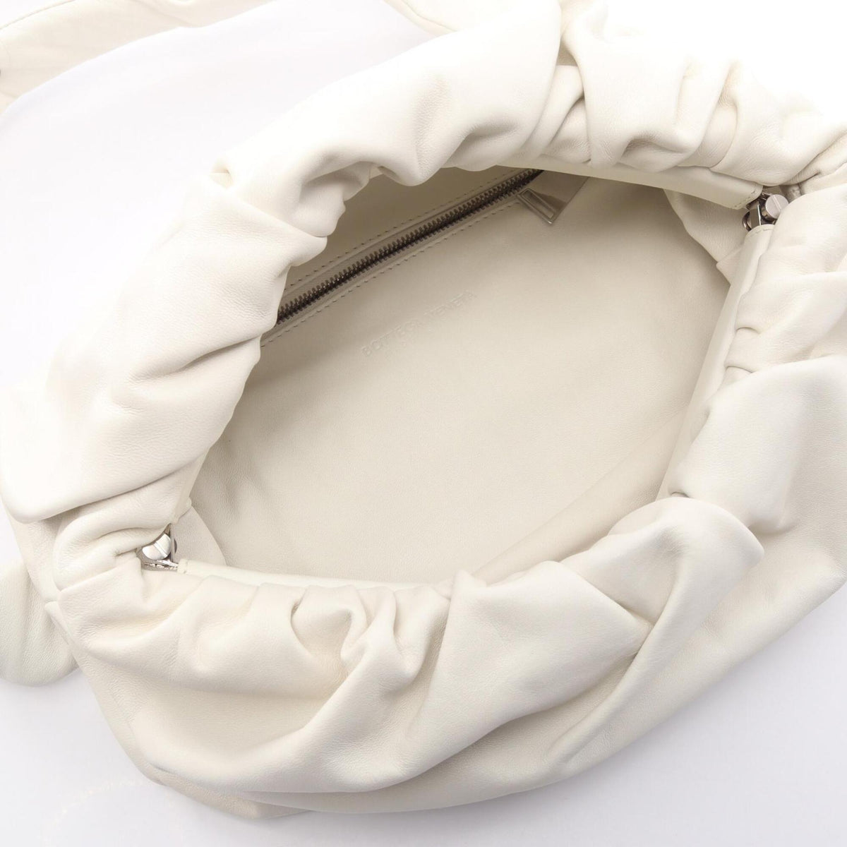 Bottega Veneta White Leather Fanny Pack Handbag Pouch (Pre-Owned)