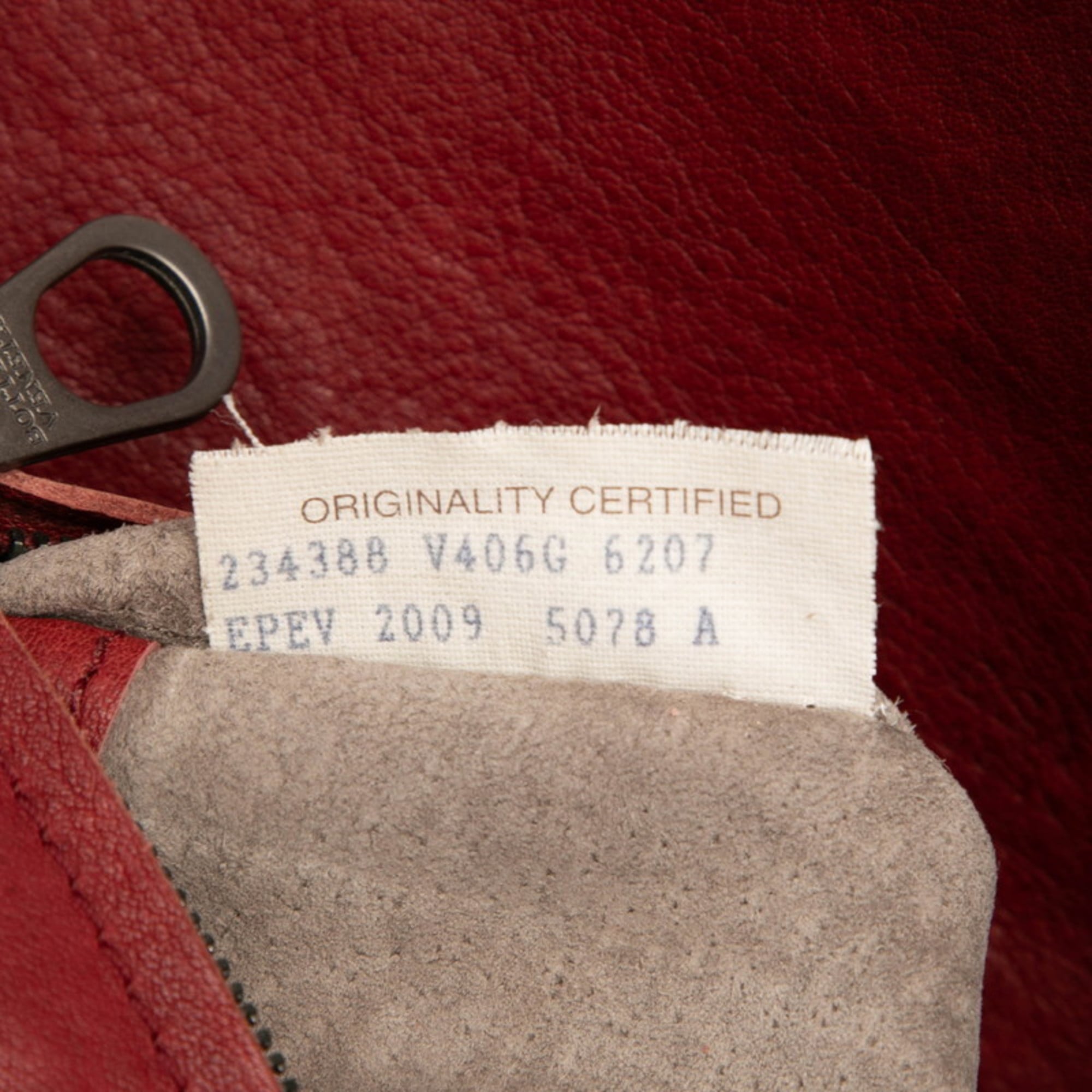 Bottega Veneta Red Color Leather Shoulder Bag (Pre-Owned)