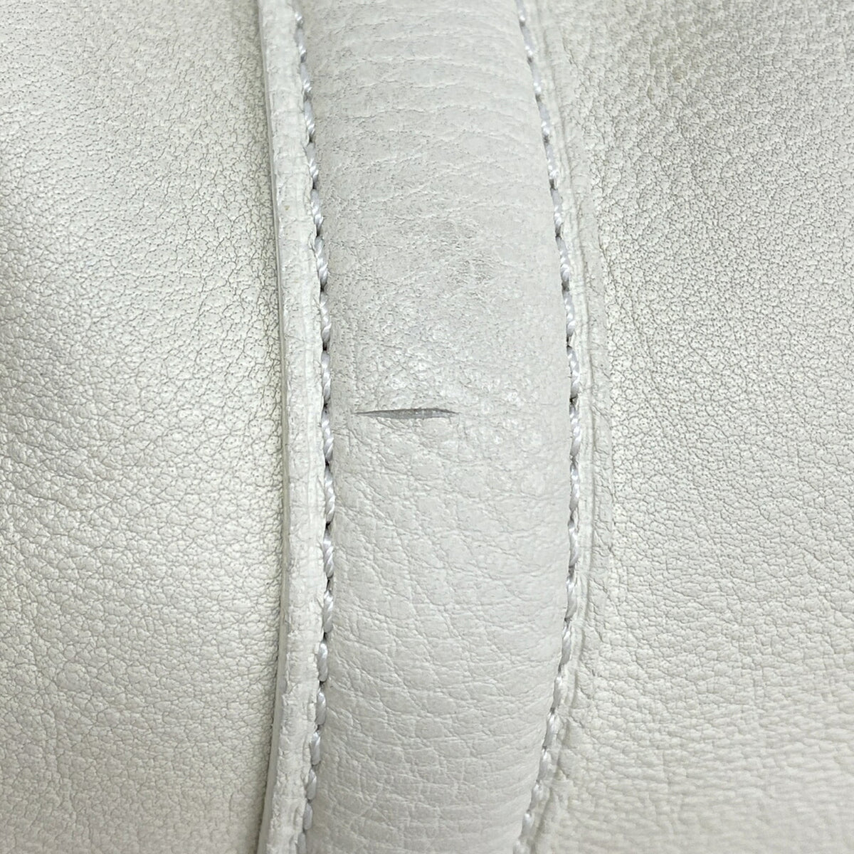 Louis Vuitton Blanc Casse Handbag (Pre-Owned)