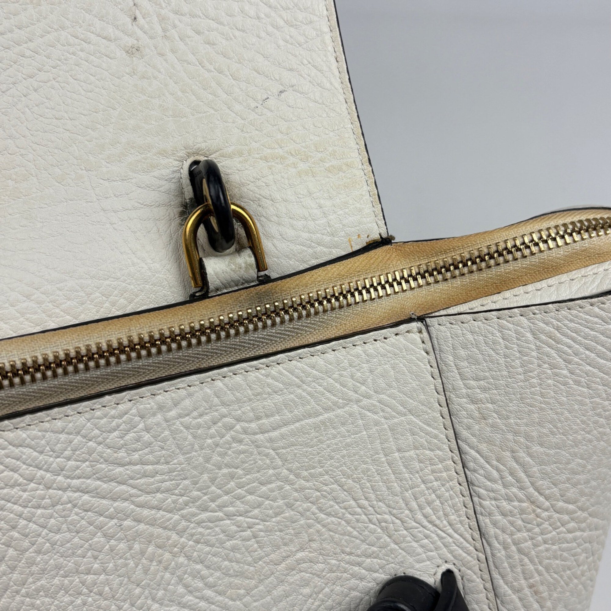 Celine Navy White Leather Handbag (Pre-Owned)