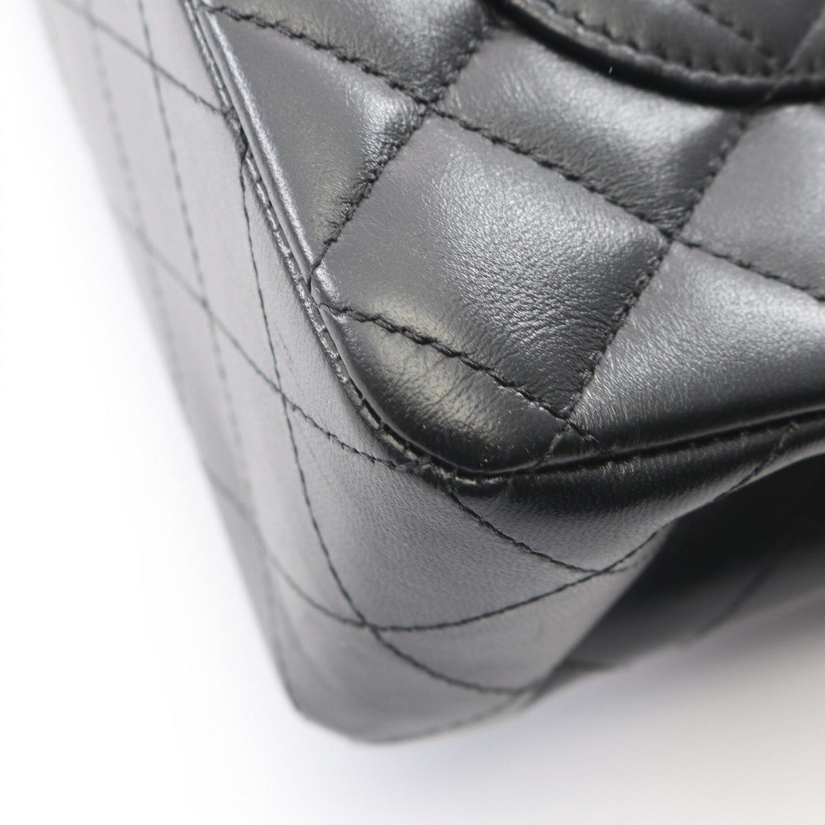 Chanel Black Leather Handbag Shoulder Bag (Pre-Owned)