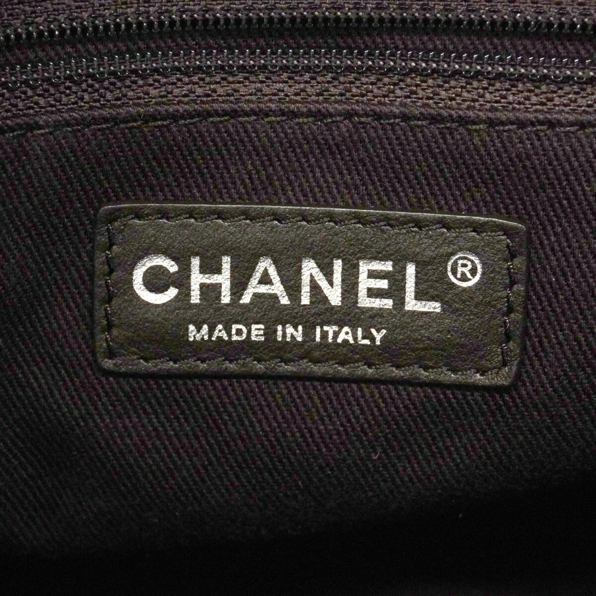 Chanel Brown Leather Shoulder Bag (Pre-Owned)