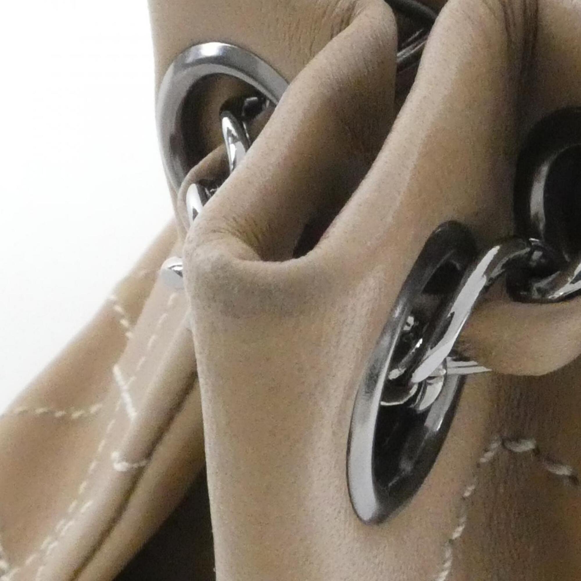 Chanel Beige Leather Shoulder Bag (Pre-Owned)