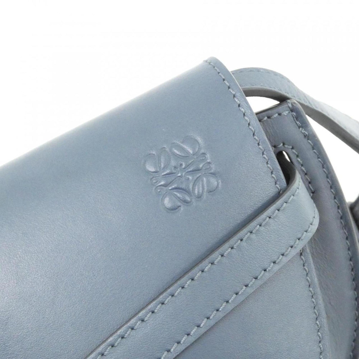 Loewe Blue Leather Shoulder Bag (Pre-Owned)