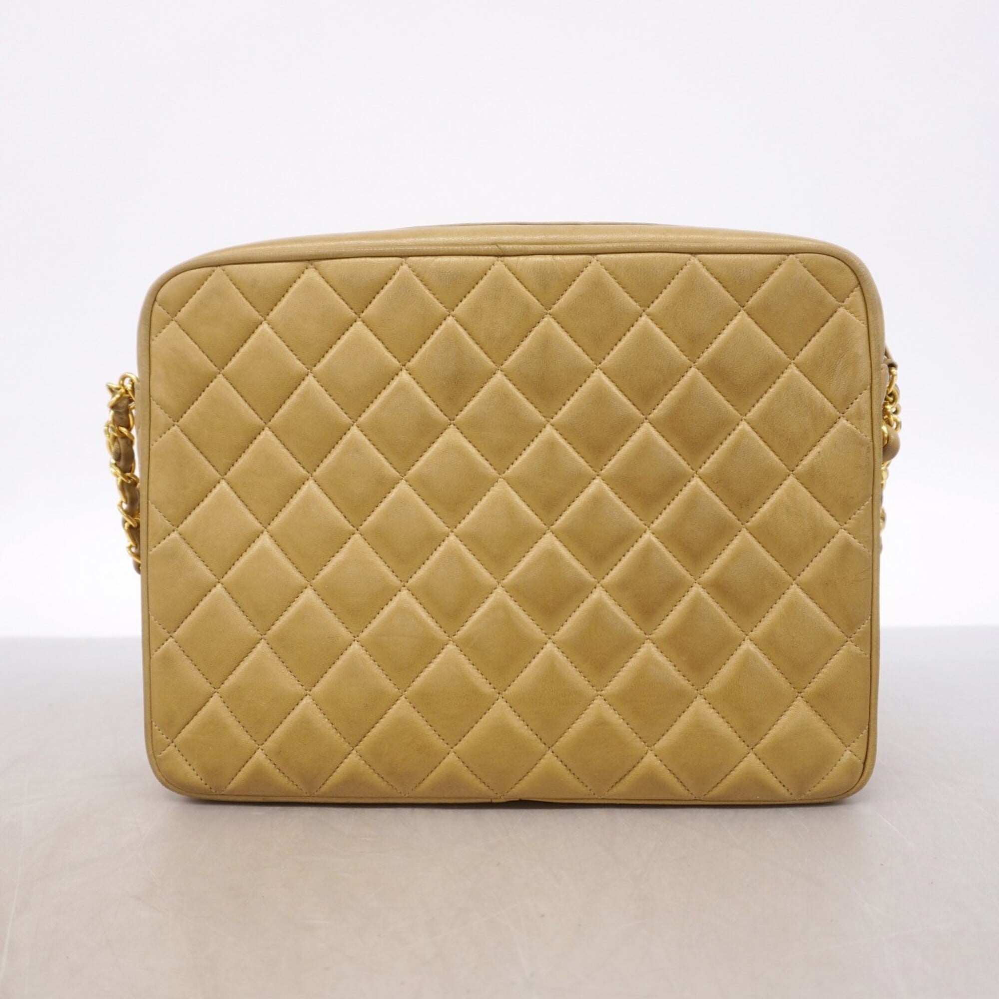 Chanel Beige Leather Shoulder Bag (Pre-Owned)