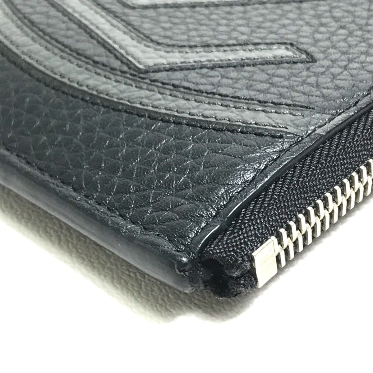 Louis Vuitton Black Noir Leather Clutch Bag Pochette (Pre-Owned)
