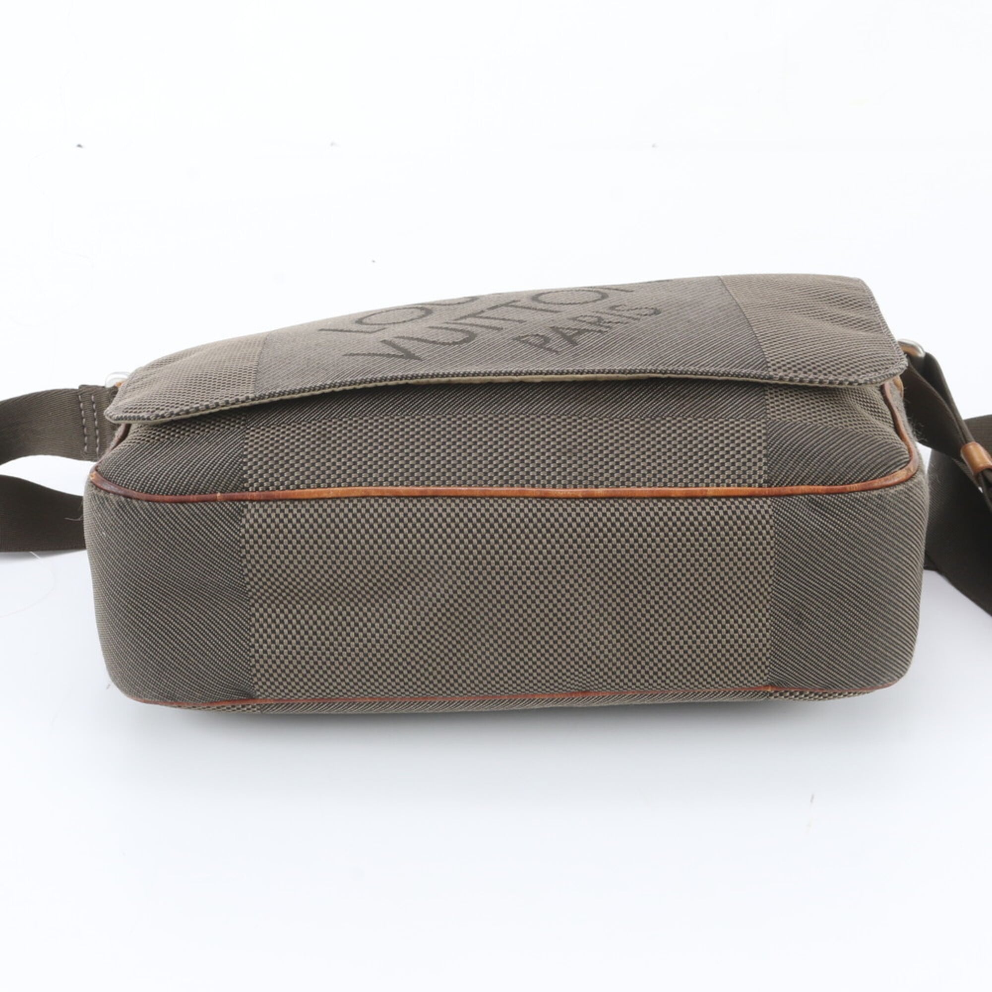 Louis Vuitton Green Khaki Leather Canvas Messenger Bag Shoulder Bag (Pre-Owned)