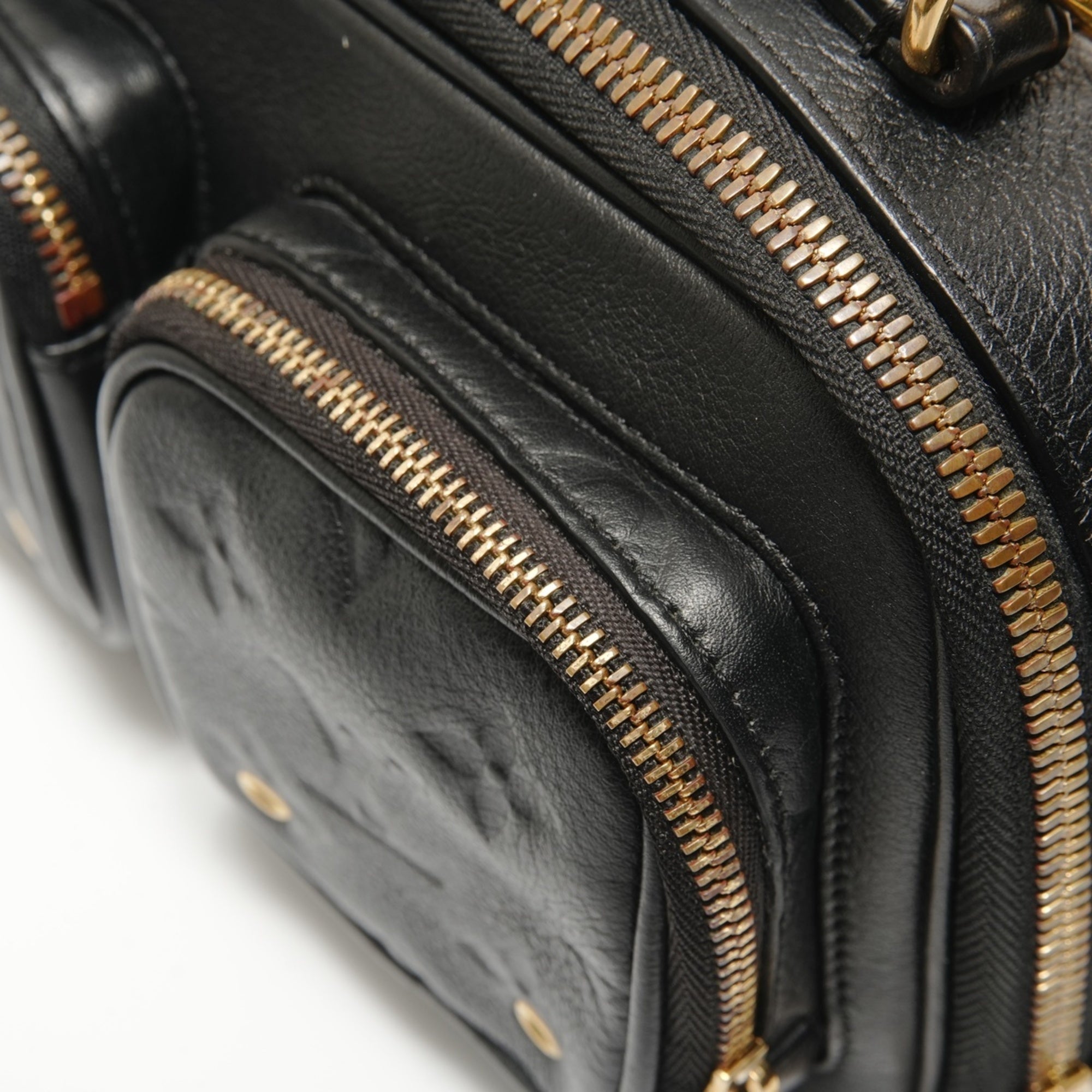 Louis Vuitton Black Shoulder Bag (Pre-Owned)