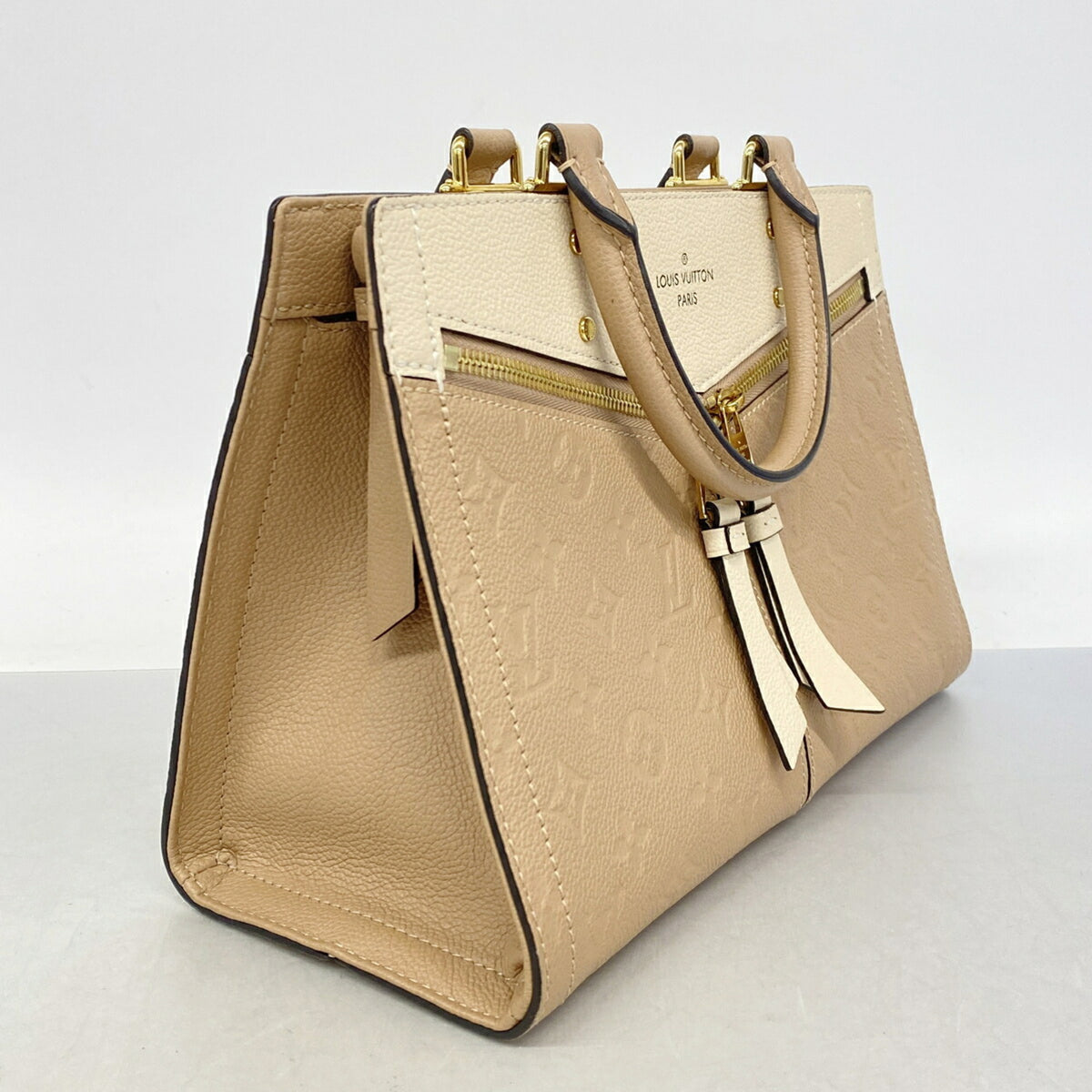 Louis Vuitton Beige Handbag (Pre-Owned)