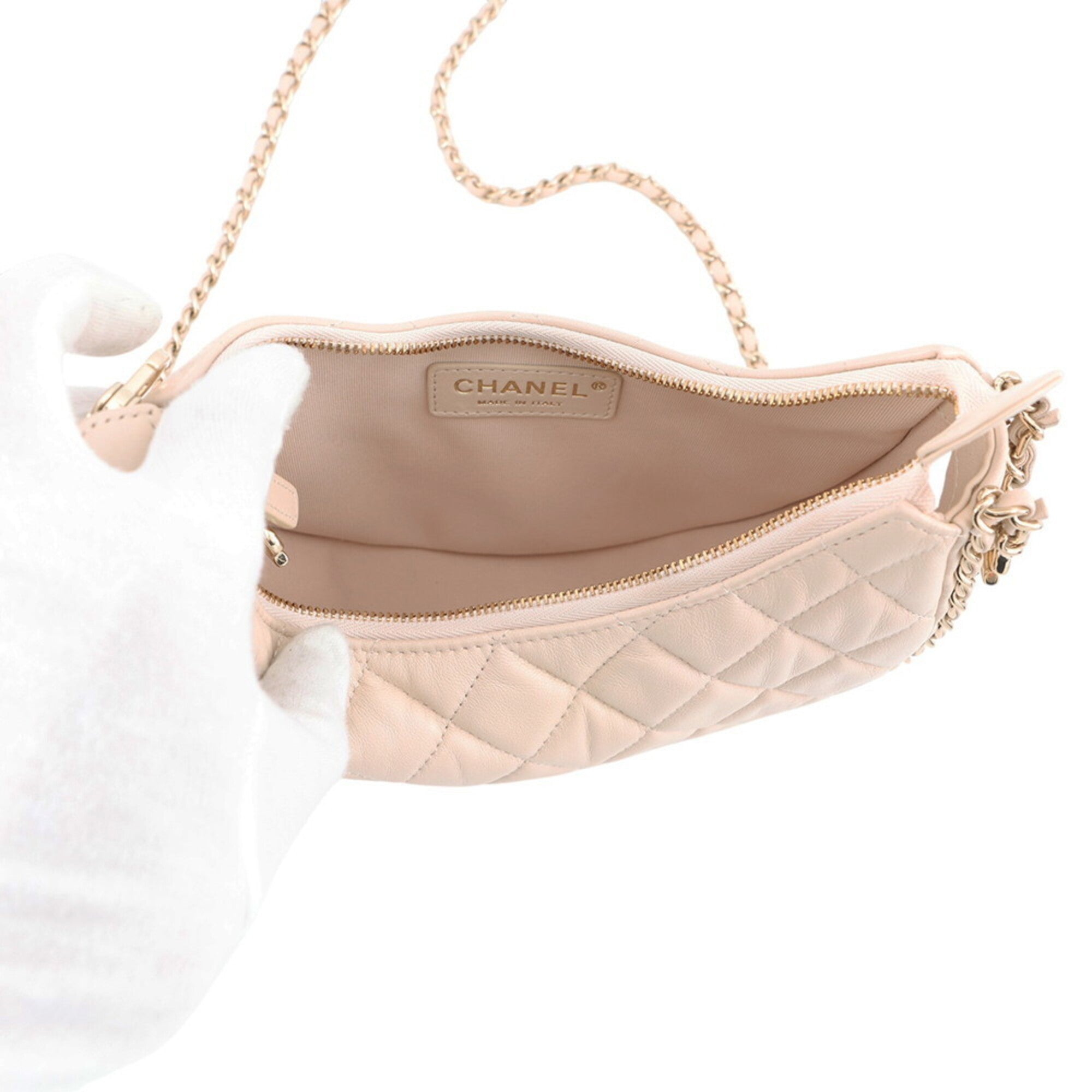 Chanel Beige Leather Shoulder Bag (Pre-Owned)