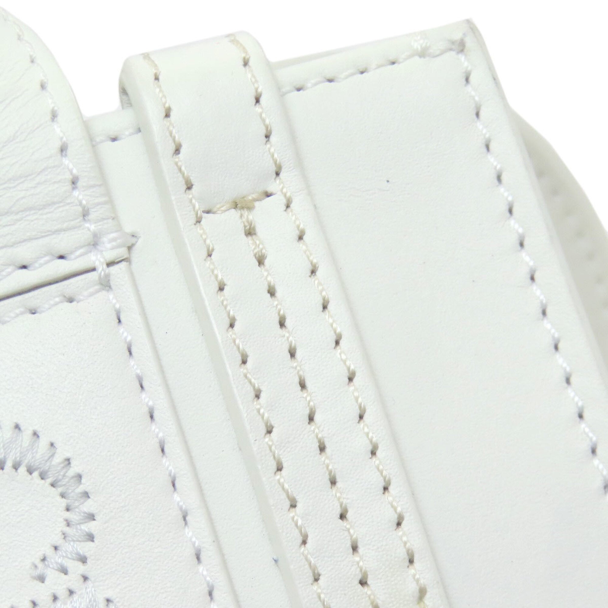 Chloé White Leather Handbag (Pre-Owned)