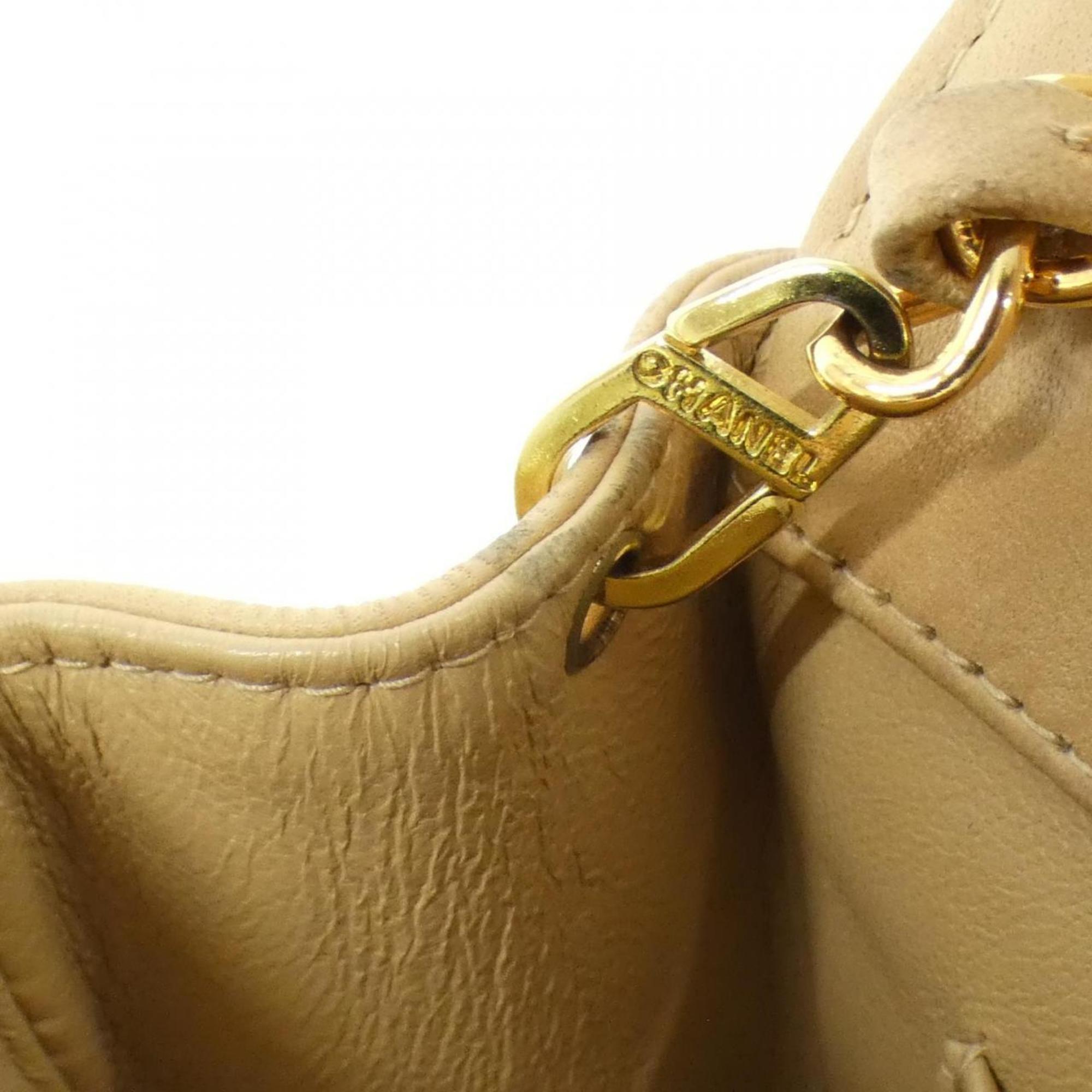 Chanel Beige Leather Shoulder Bag (Pre-Owned)