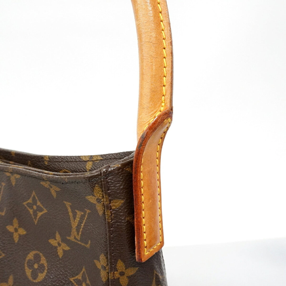 Louis Vuitton Brown Shoulder Bag (Pre-Owned)