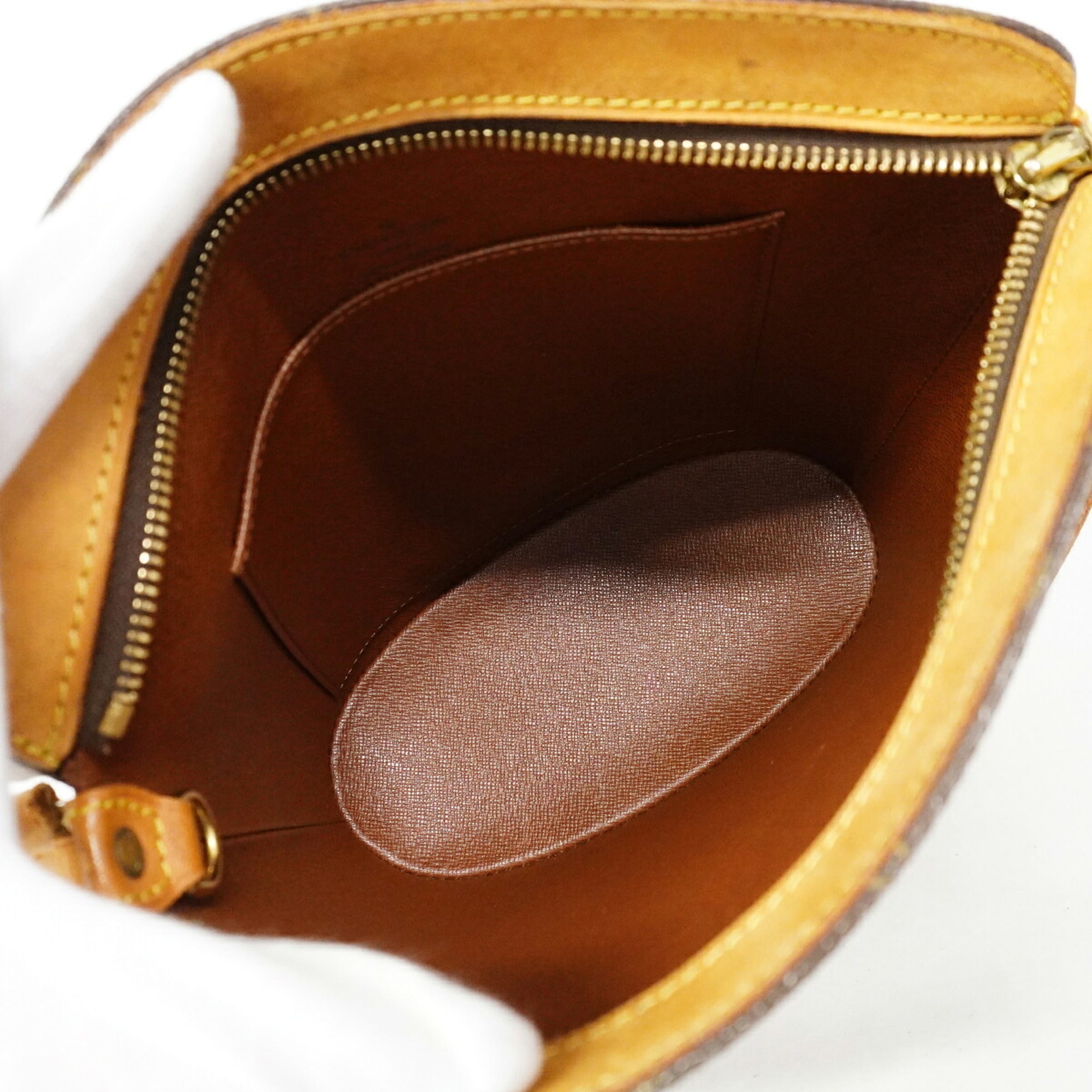 Louis Vuitton Brown Shoulder Bag (Pre-Owned)