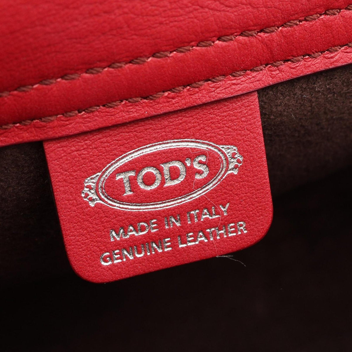 Tod's Red Color Leather Handbag (Pre-Owned)