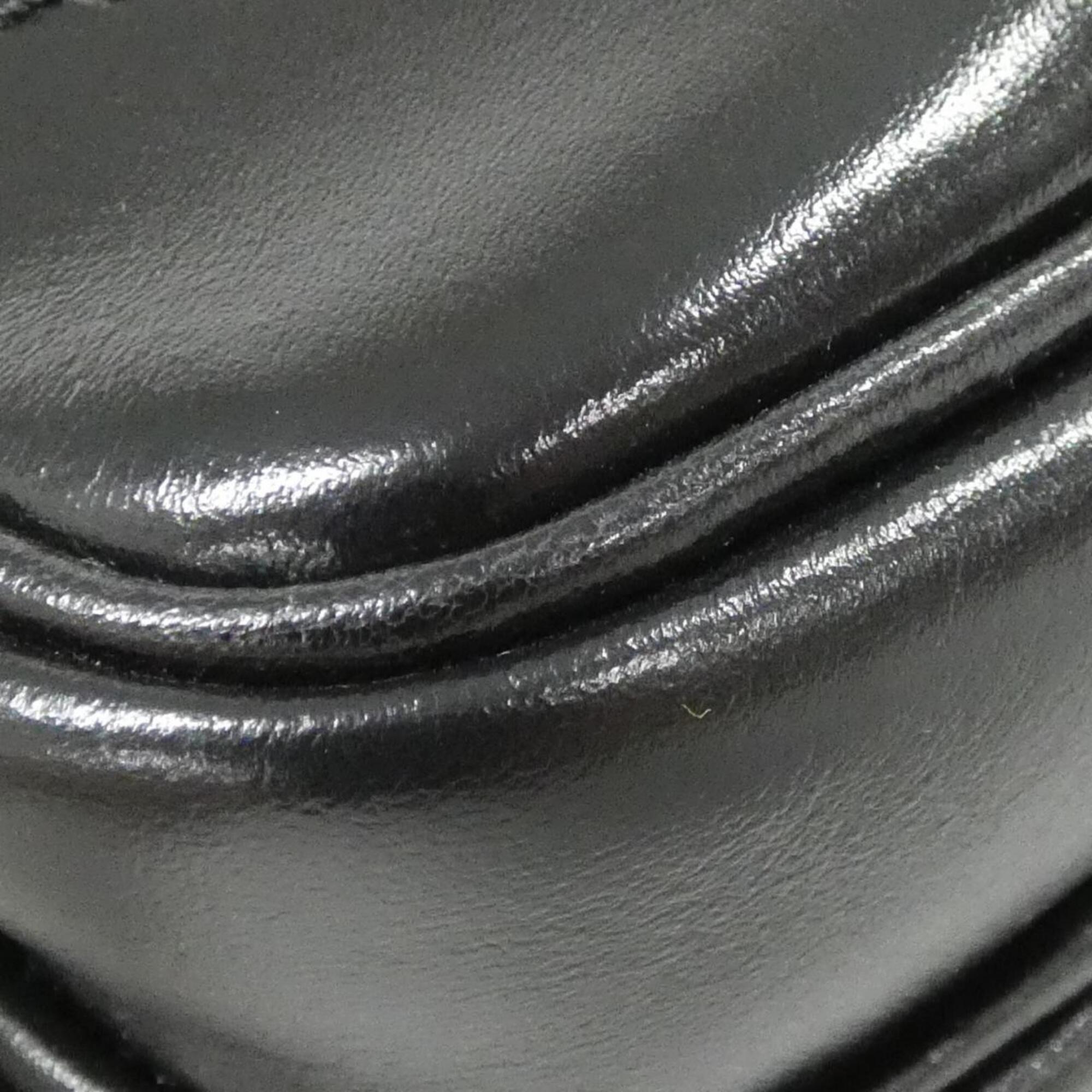 Louis Vuitton Black Leather Shoulder Bag (Pre-Owned)
