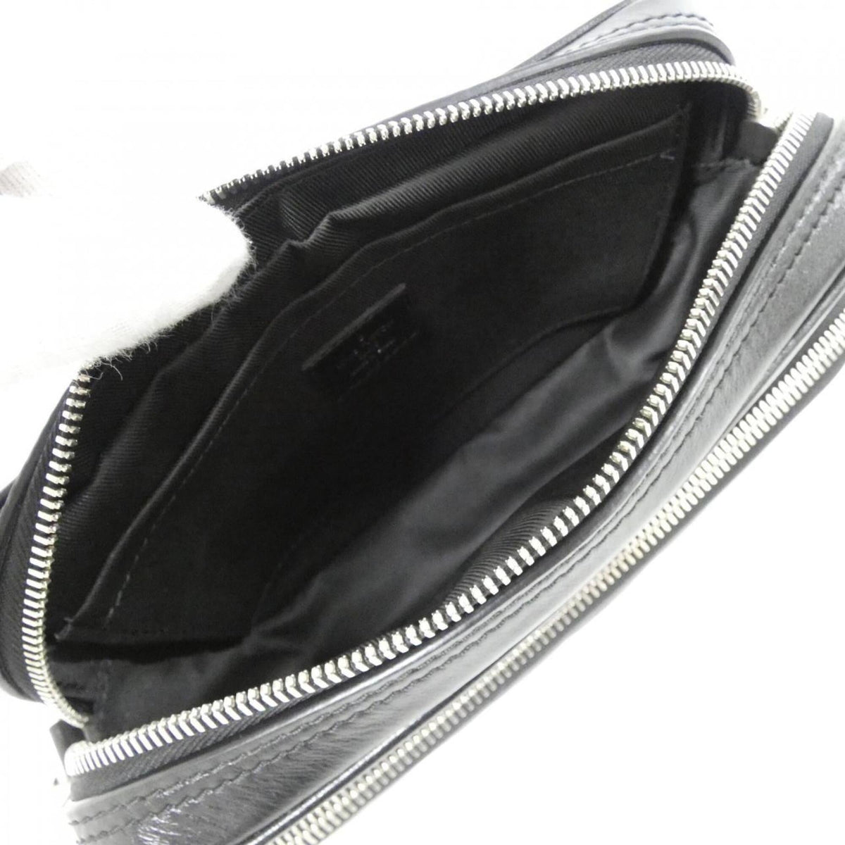 Louis Vuitton Black Leather Shoulder Bag (Pre-Owned)
