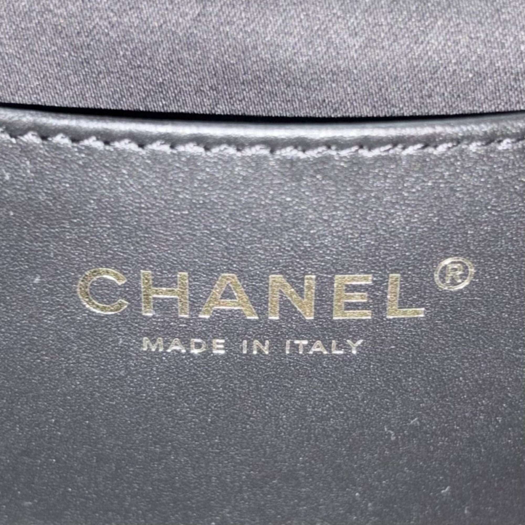Chanel Black White Grained Calfskin (Pre-Owned)
