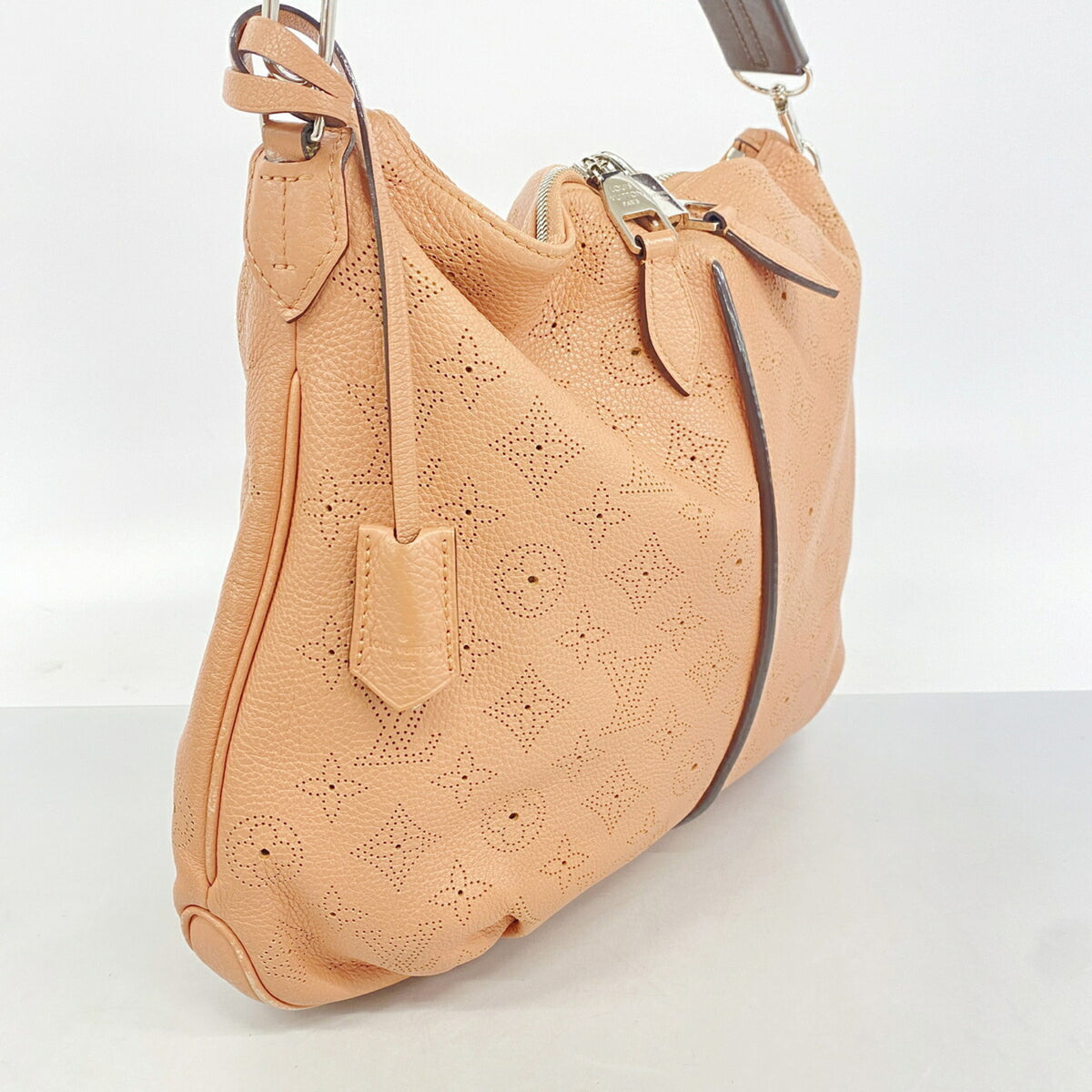 Louis Vuitton Rose Handbag (Pre-Owned)