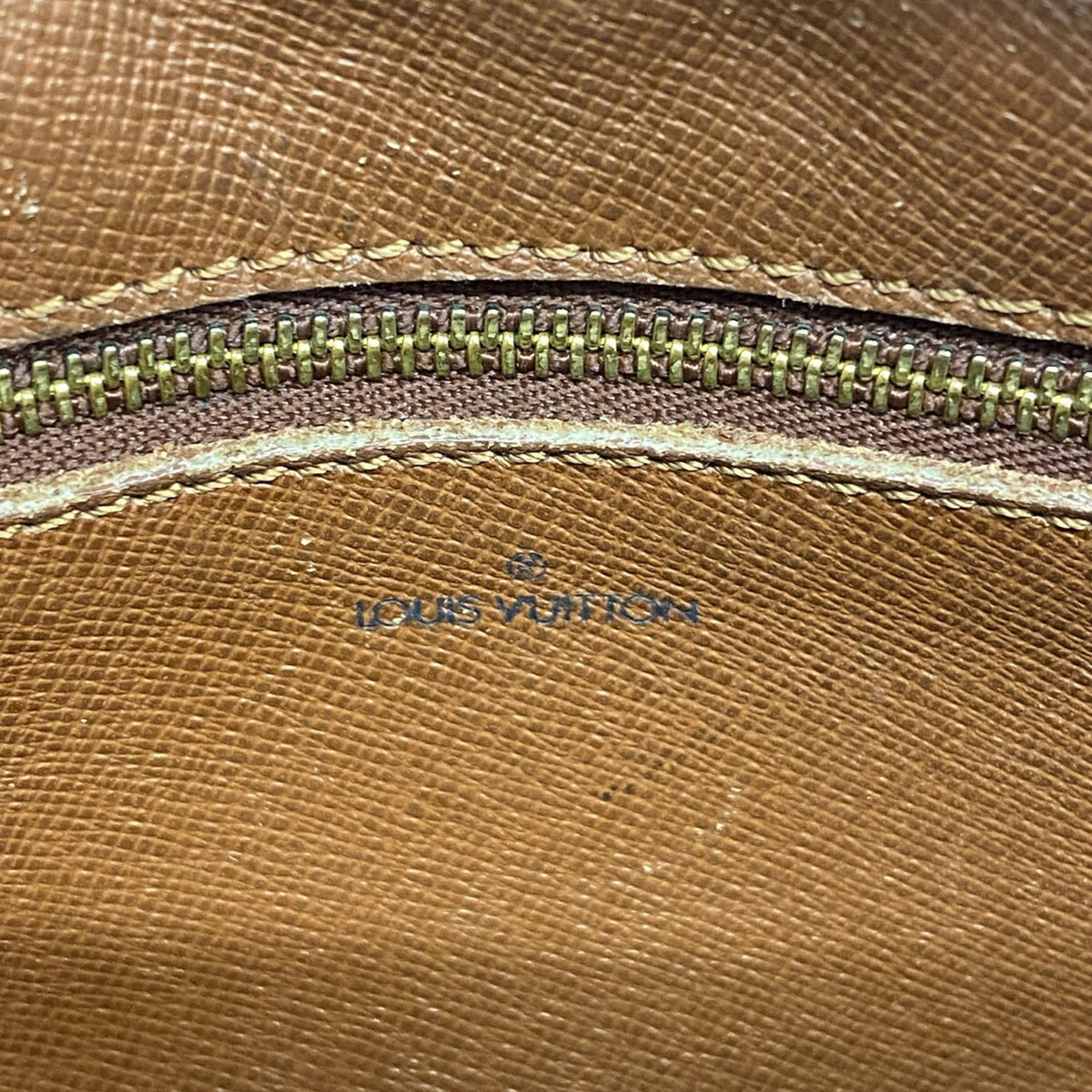 Louis Vuitton Brown Shoulder Bag (Pre-Owned)