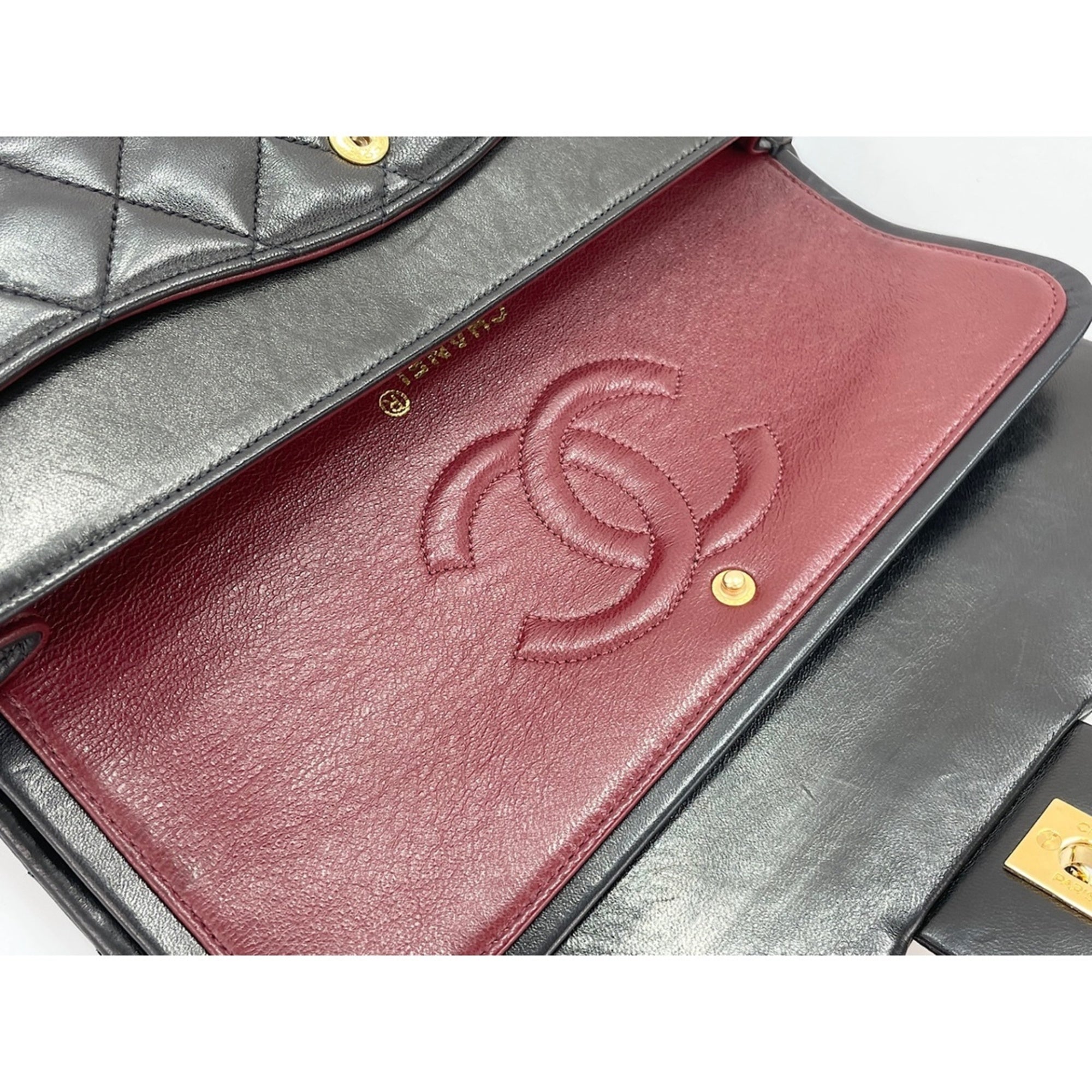 Chanel Matelasse Black Shoulder Bag (Pre-Owned)