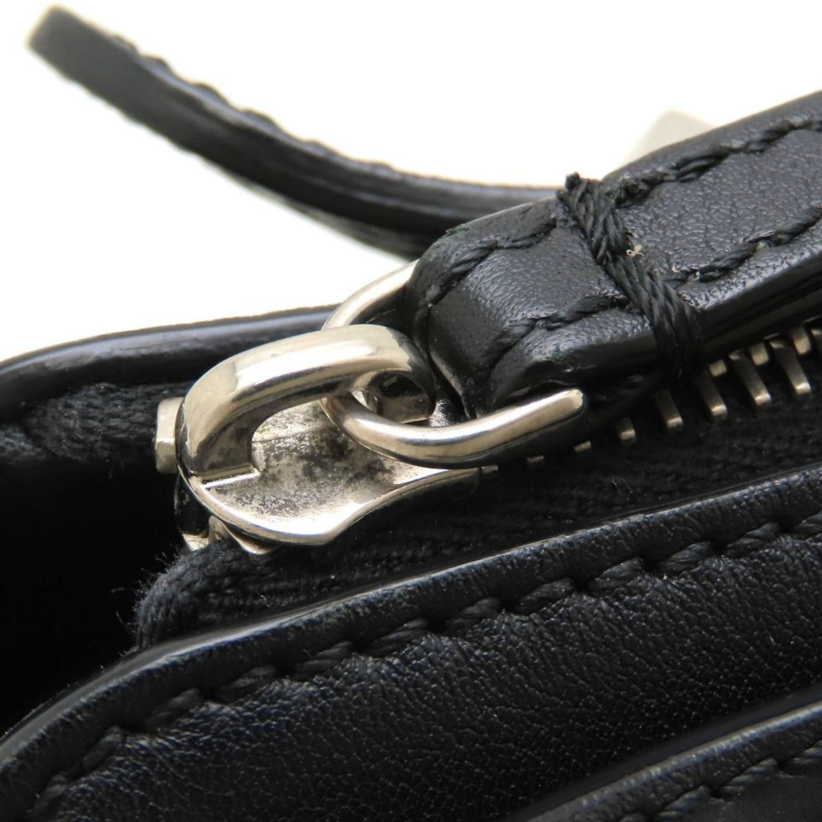 Fendi Black Leather Shoulder Bag (Pre-Owned)