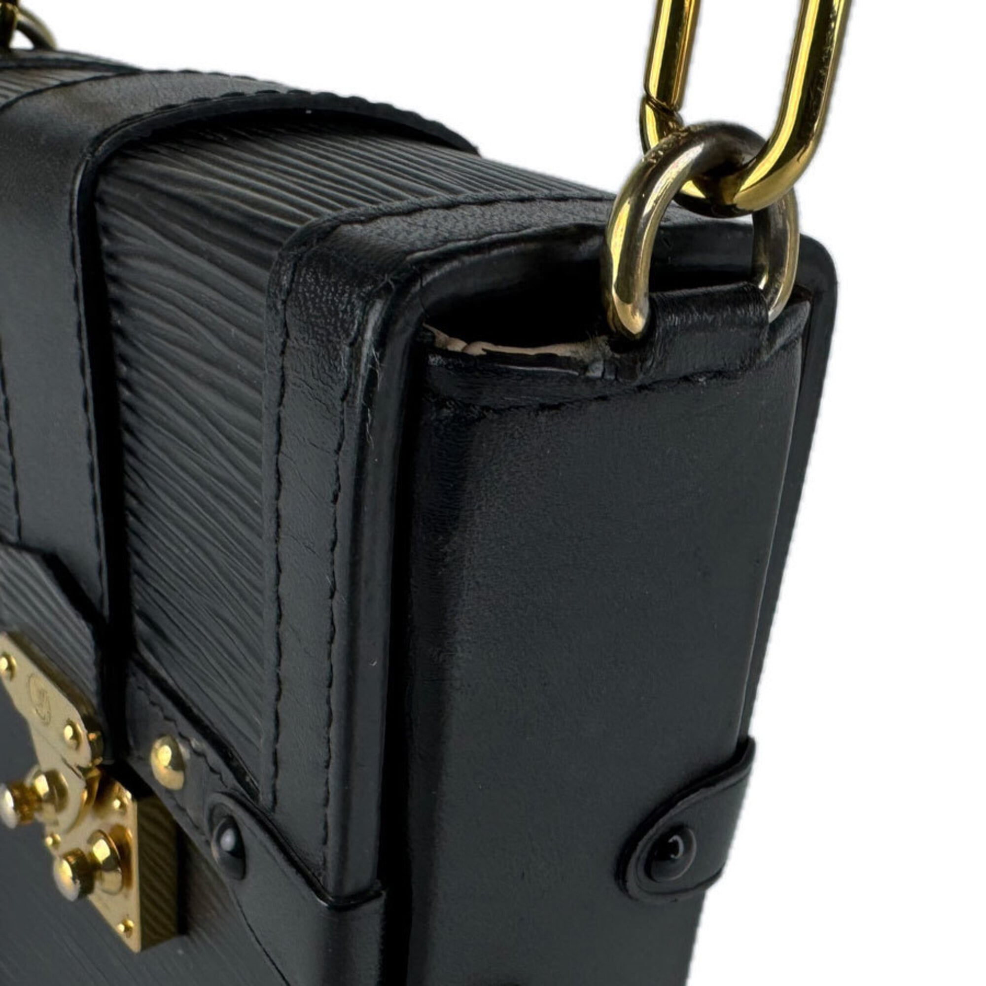 Louis Vuitton Black Epi Leather Pochette Shoulder Bag (Pre-Owned)