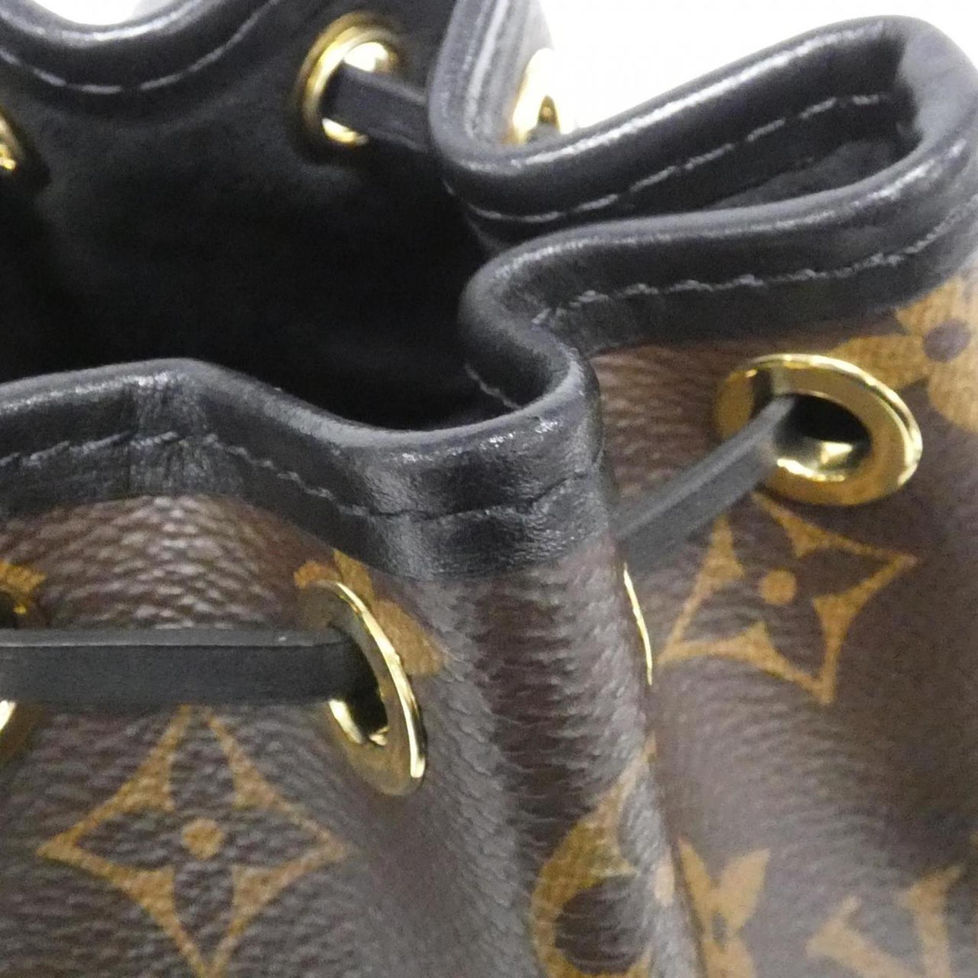 Louis Vuitton Marron Coated Canvas Shoulder Bag (Pre-Owned)