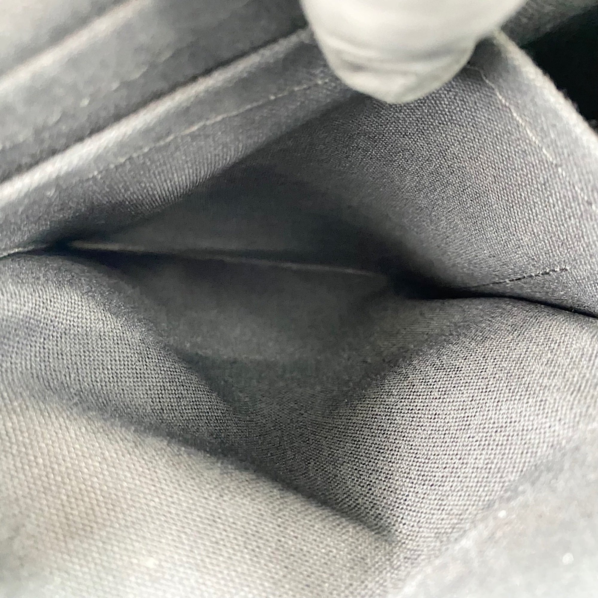 Louis Vuitton Black Shoulder Bag (Pre-Owned)