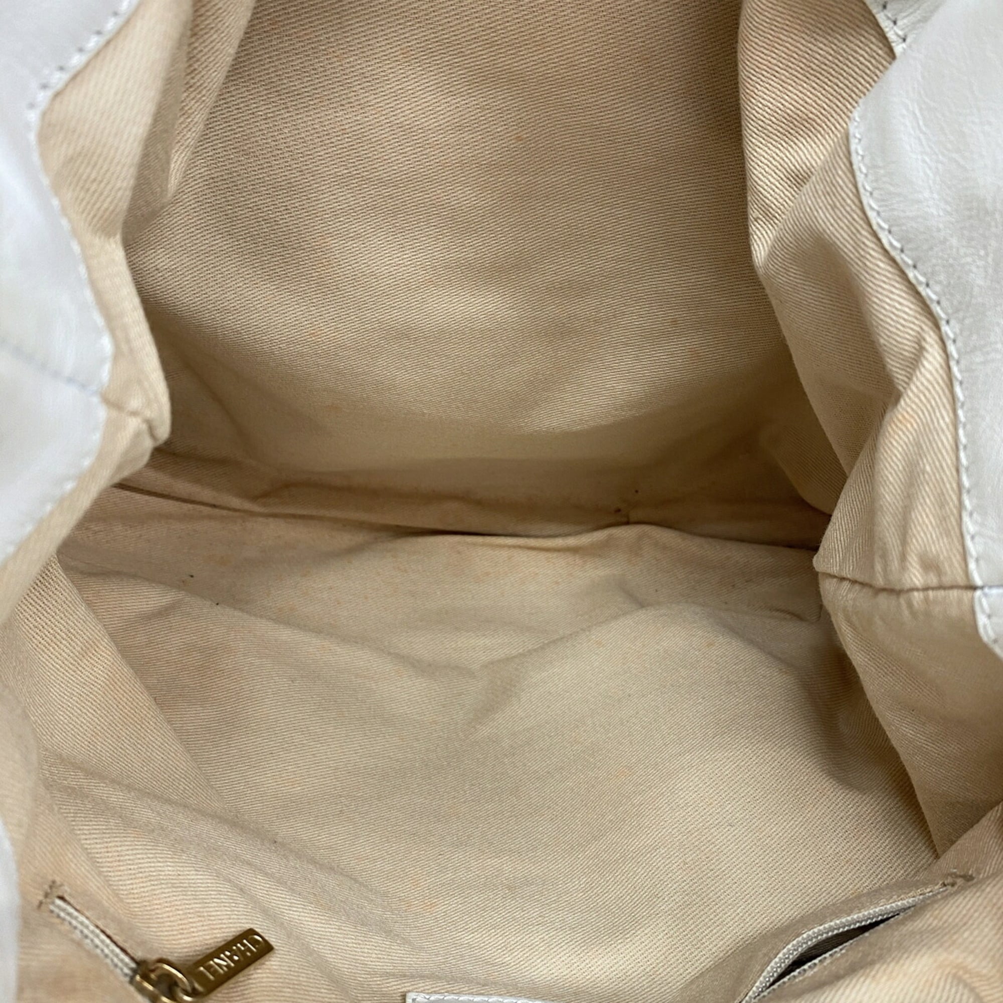 Chanel Beige White Canvas Tote Bag (Pre-Owned)