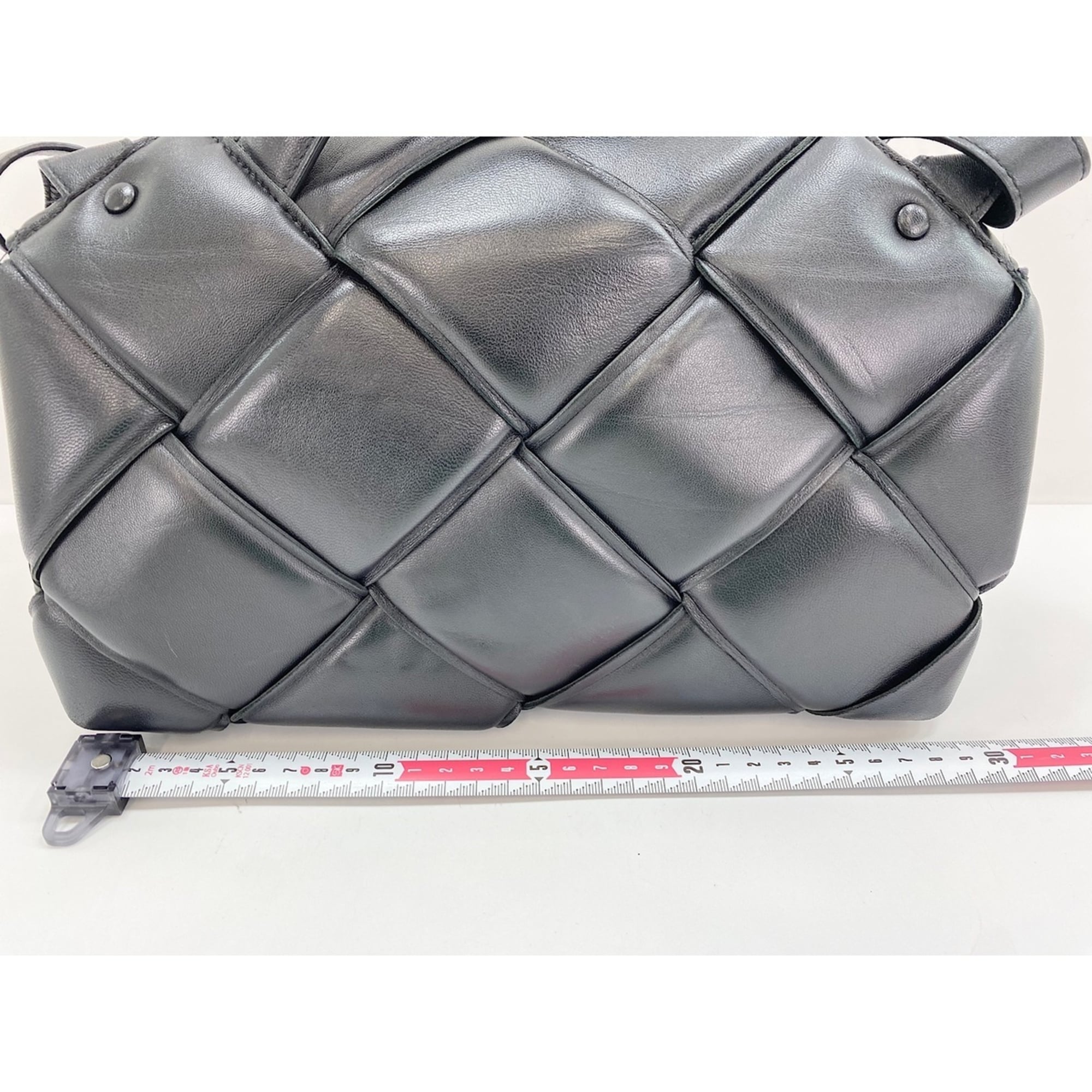 Bottega Veneta Black Shoulder Bag (Pre-Owned)