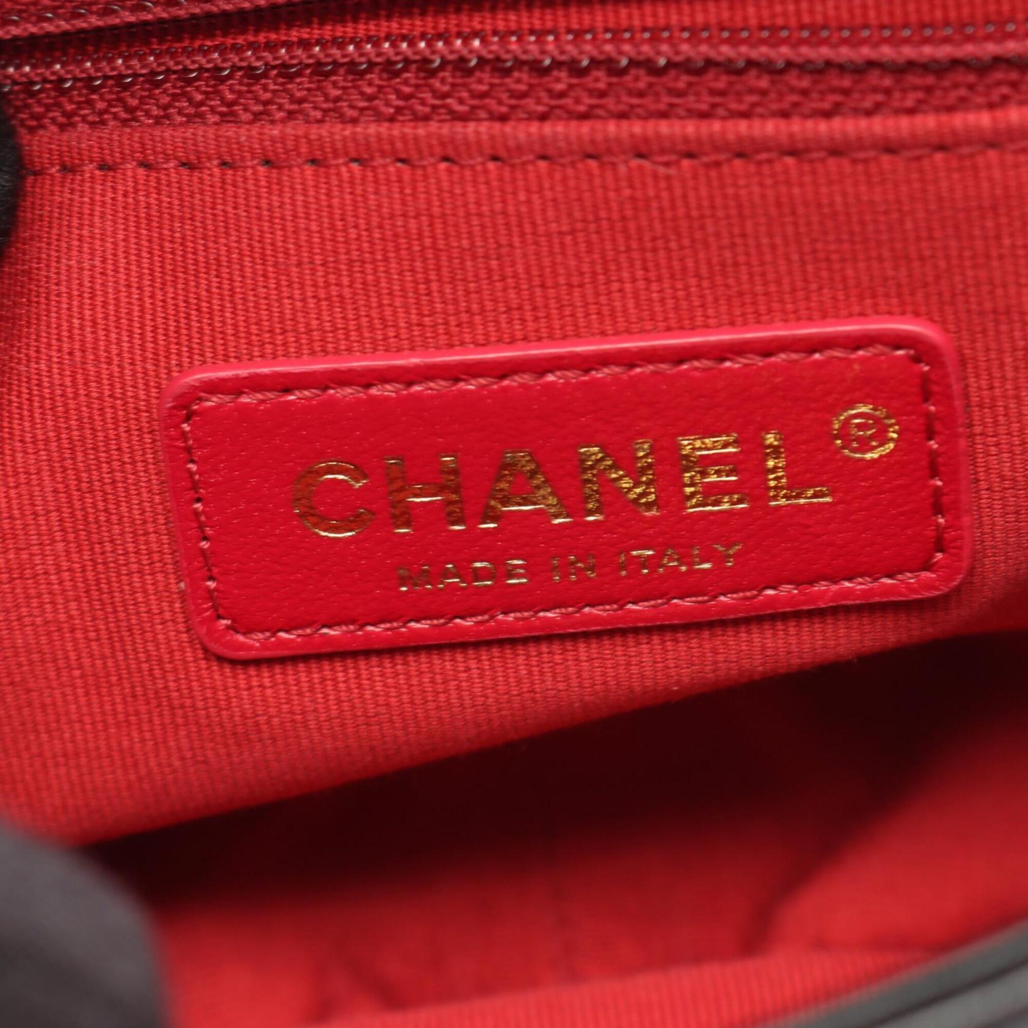 Chanel Black Leather Handbag Shoulder Bag (Pre-Owned)