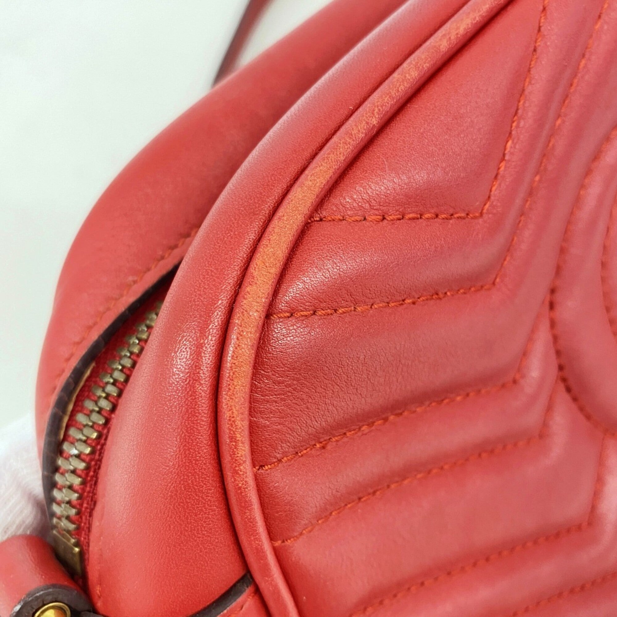 Gucci Red Color Leather Shoulder Bag (Pre-Owned)