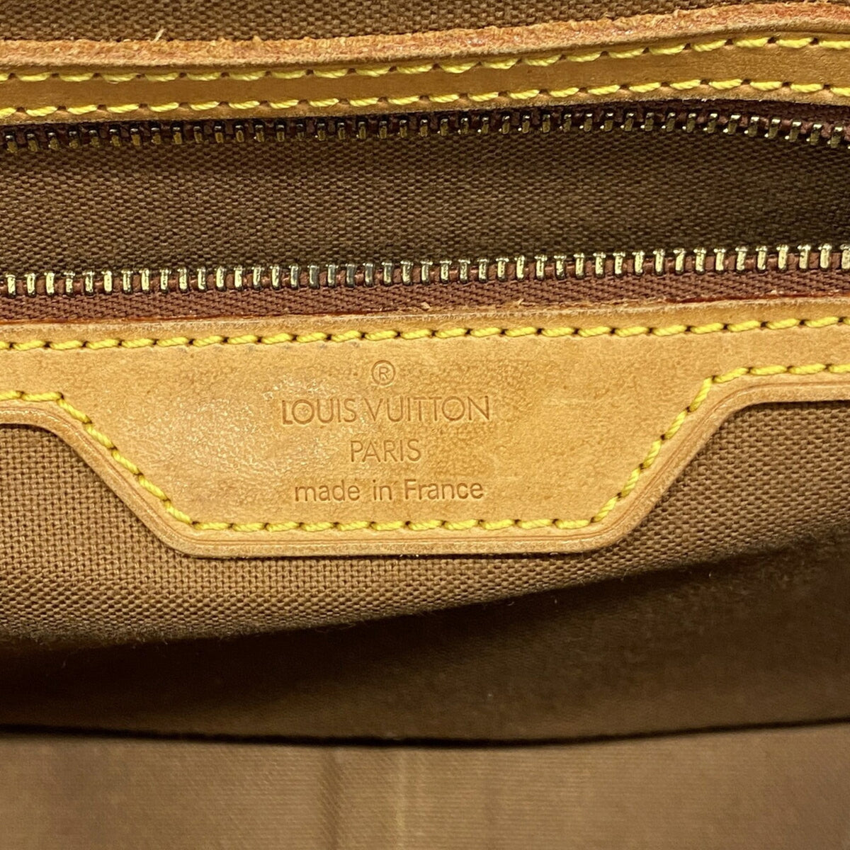 Louis Vuitton Brown Shoulder Bag (Pre-Owned)