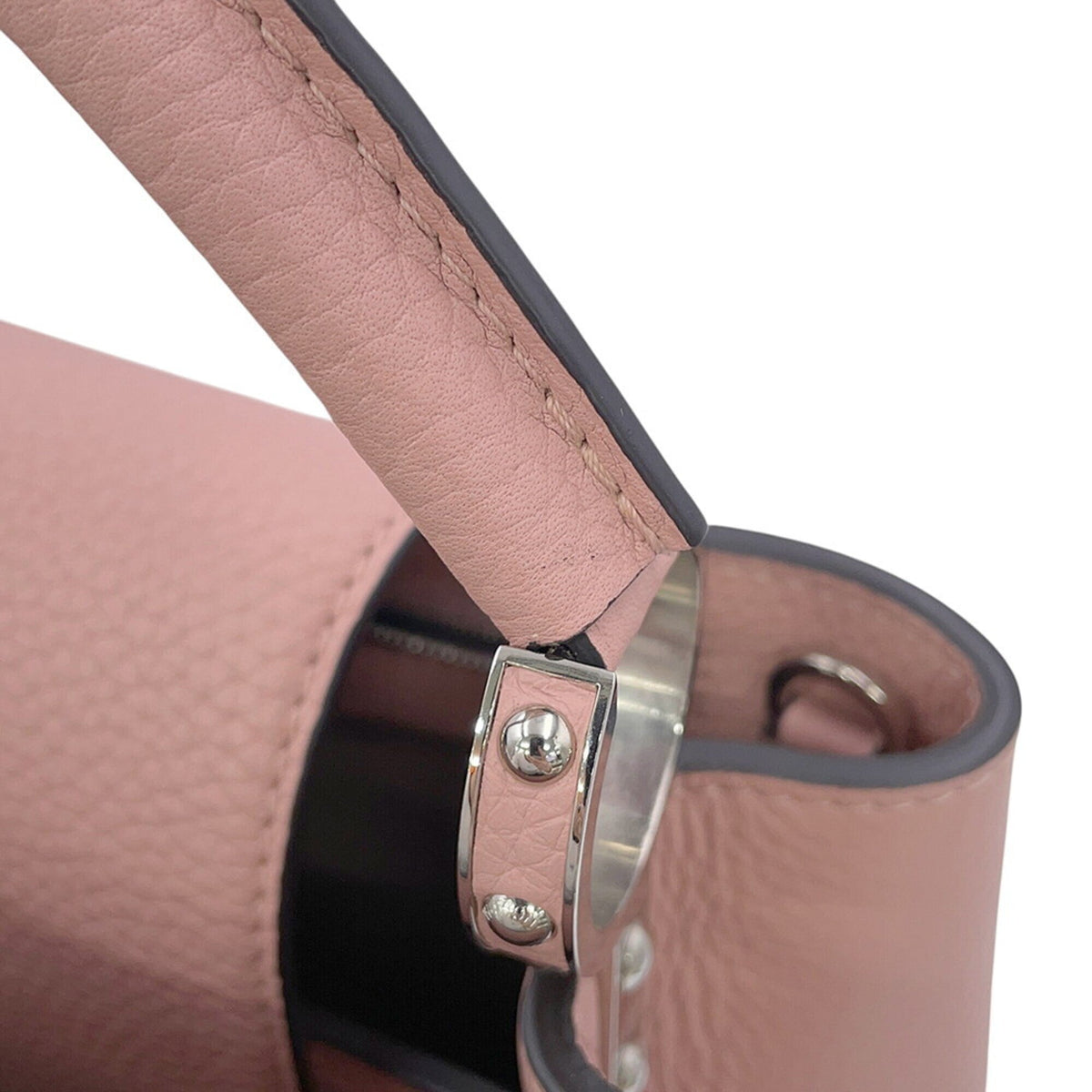 Louis Vuitton Magnolia Leather Handbag (Pre-Owned)
