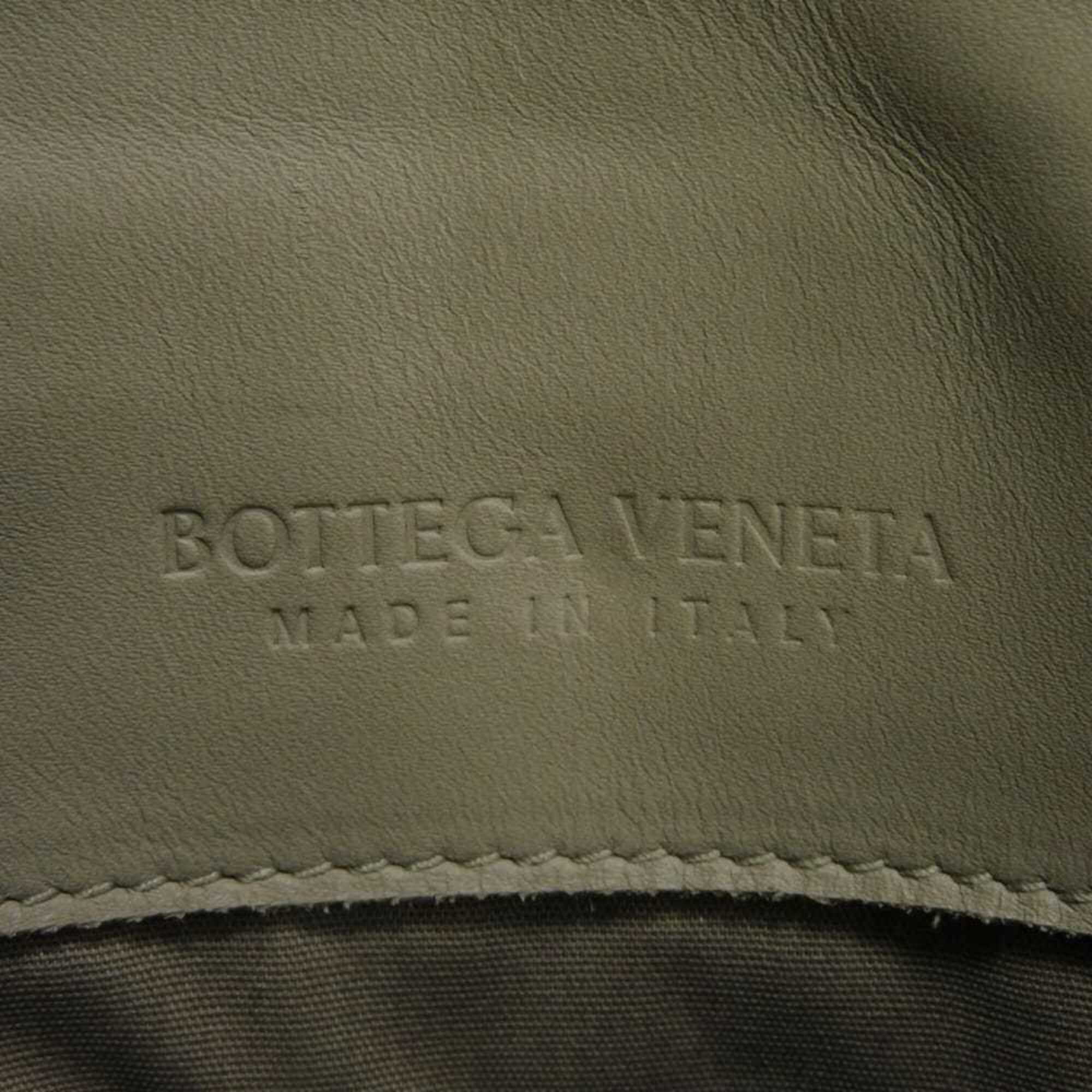 Bottega Veneta Gray Leather Clutch Bag (Pre-Owned)
