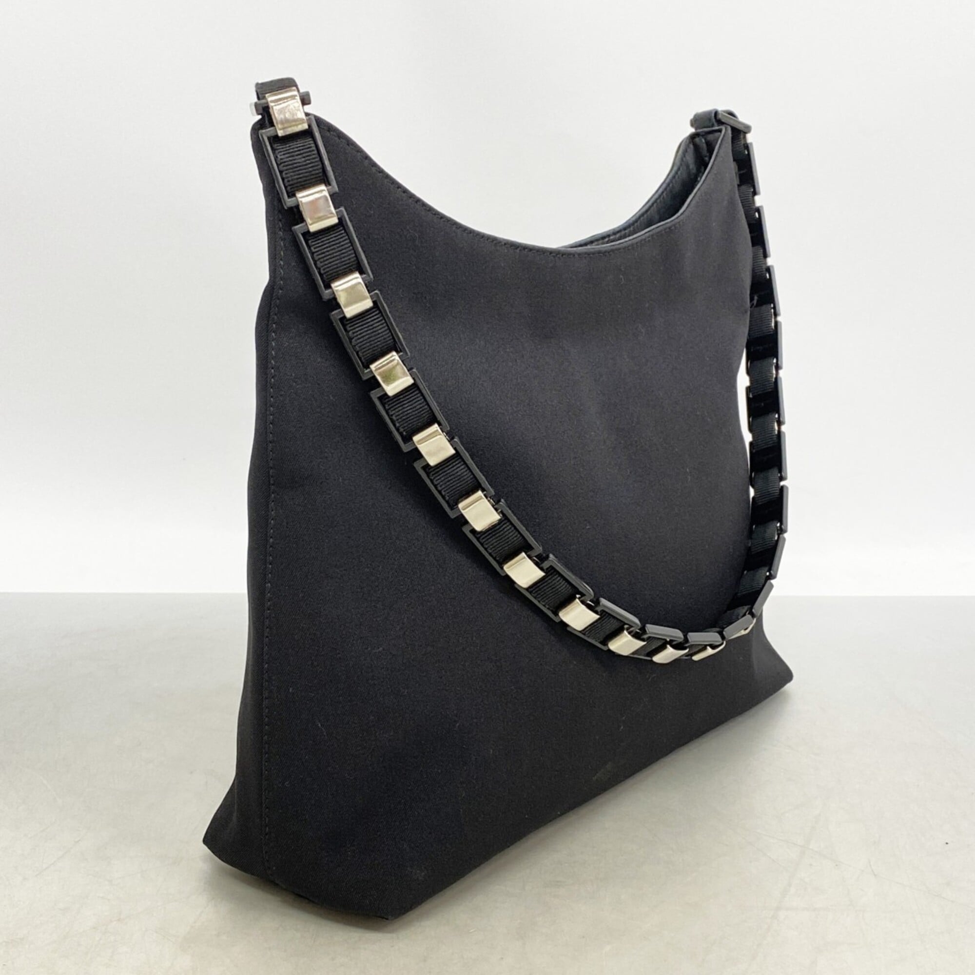 Salvatore Ferragamo Black Shoulder Bag (Pre-Owned)
