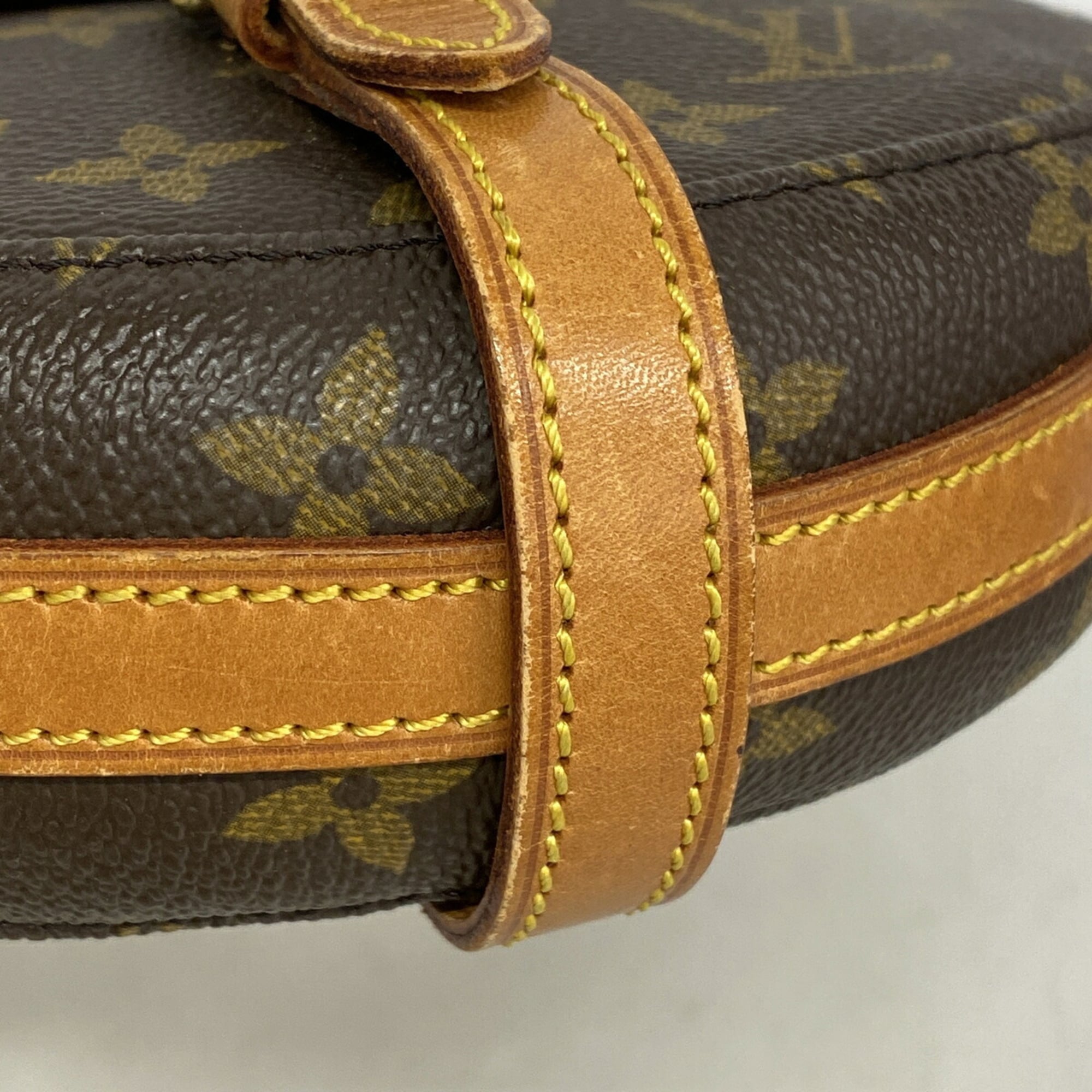 Louis Vuitton Brown Shoulder Bag (Pre-Owned)