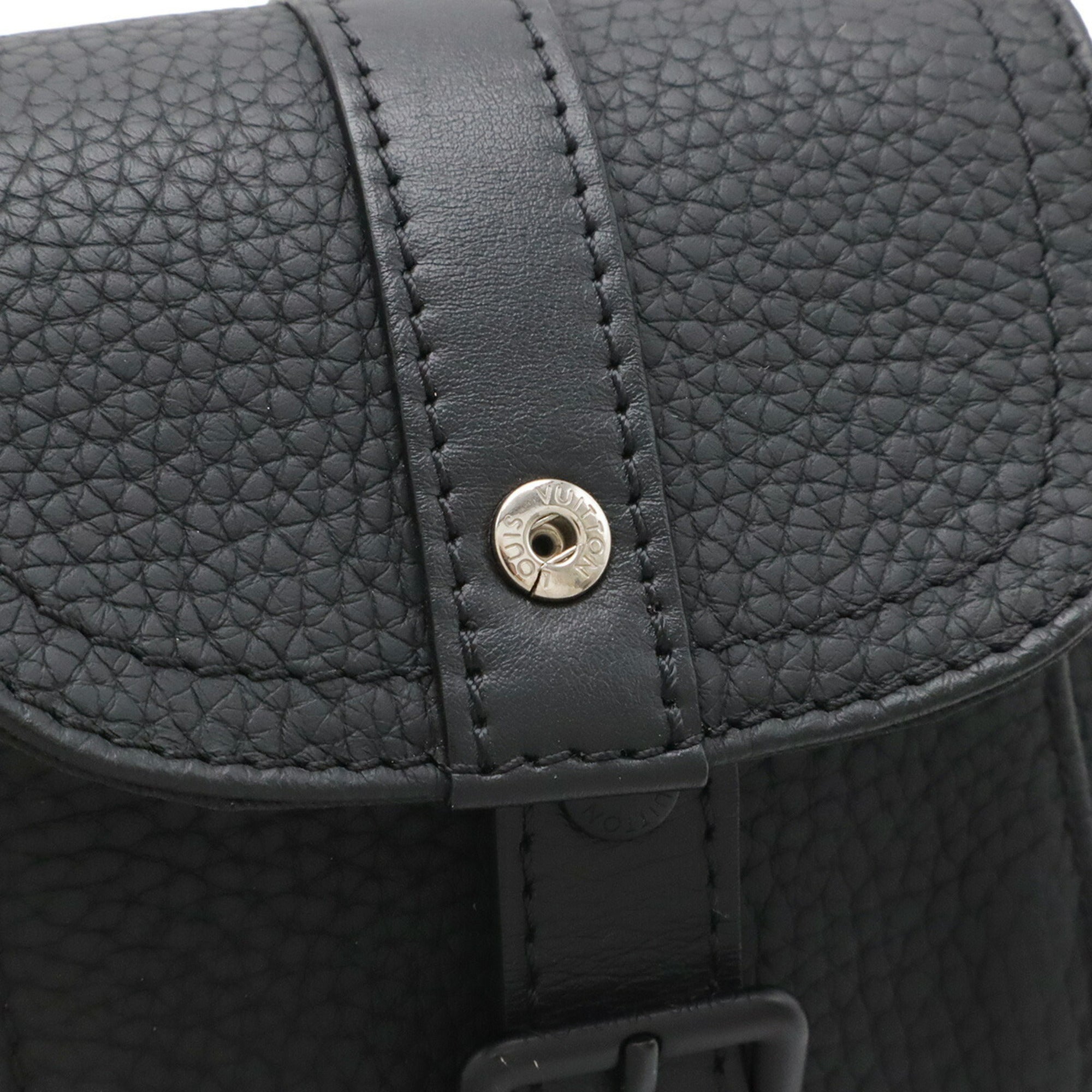 Louis Vuitton Black Noir Shoulder Bag (Pre-Owned)
