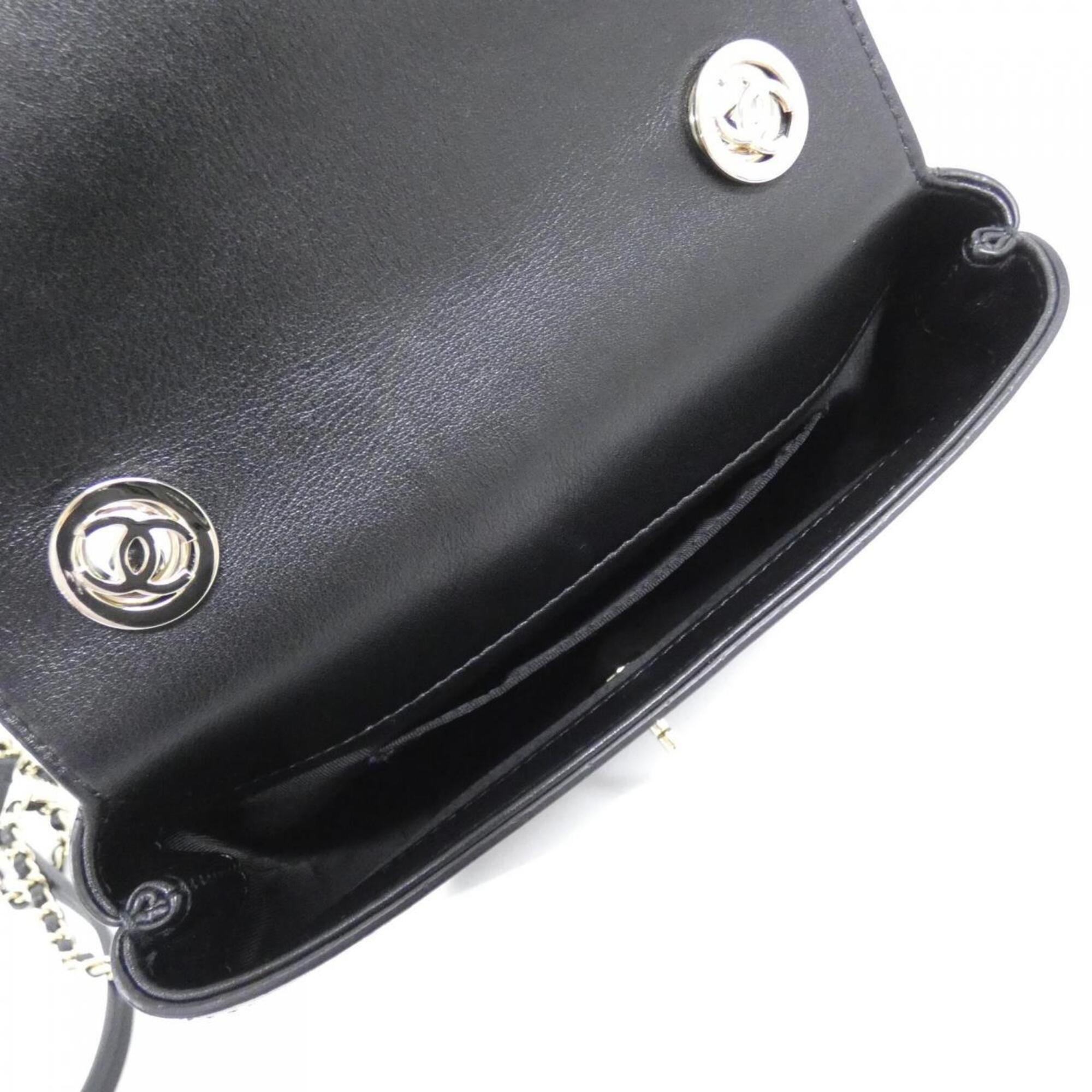 Chanel Black Leather Shoulder Bag (Pre-Owned)