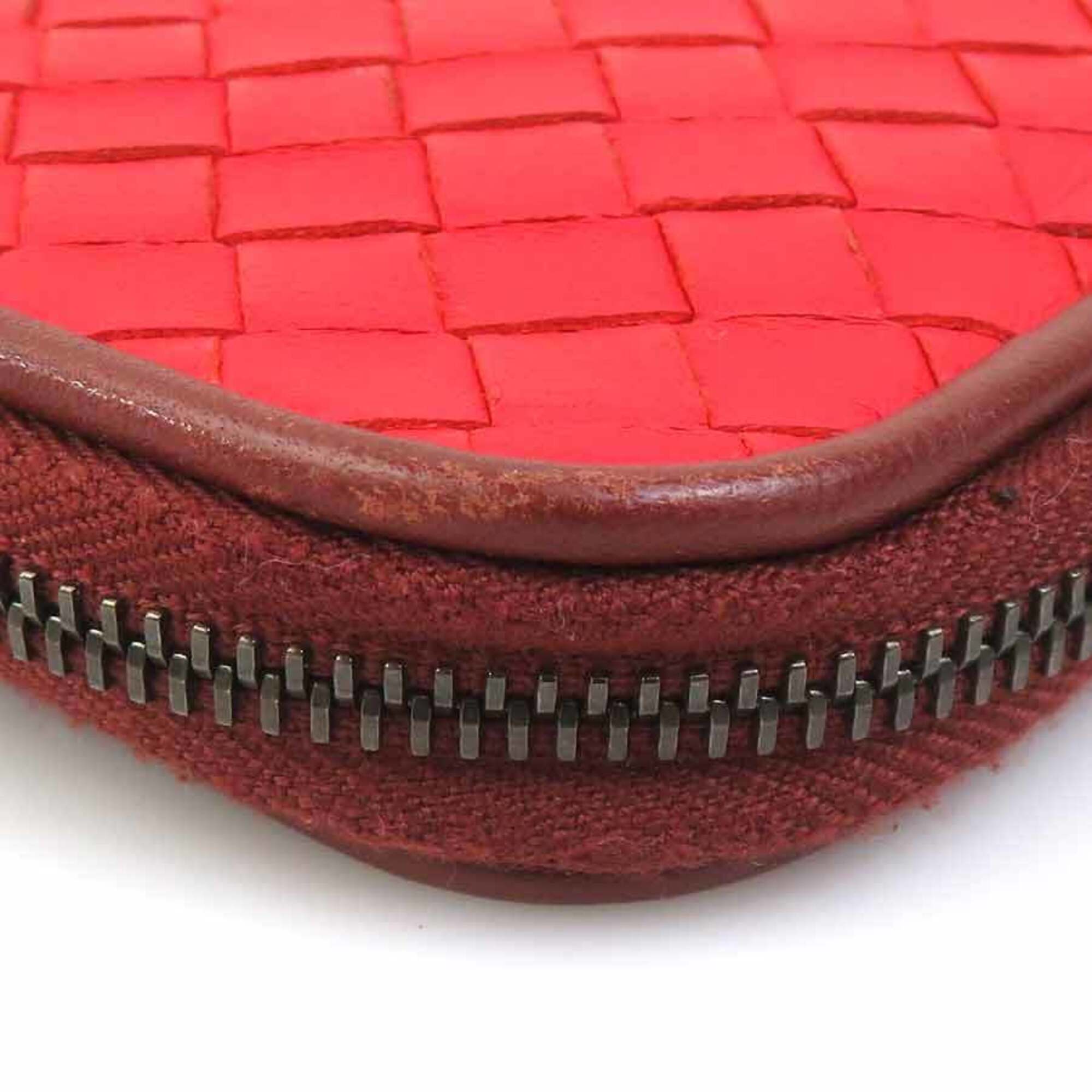 Bottega Veneta Red Color Intrecciato Clutch Bag (Pre-Owned)