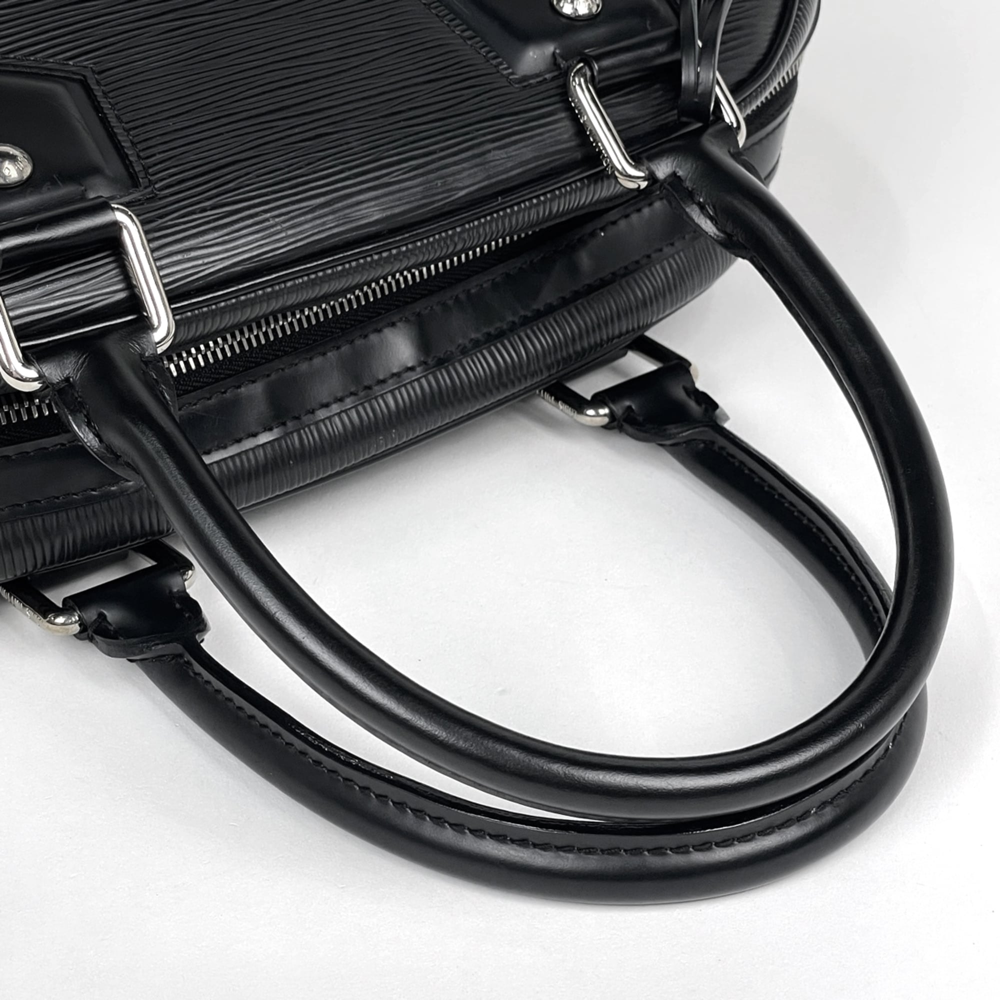 Louis Vuitton Black Noir Epi Leather Handbag (Pre-Owned)