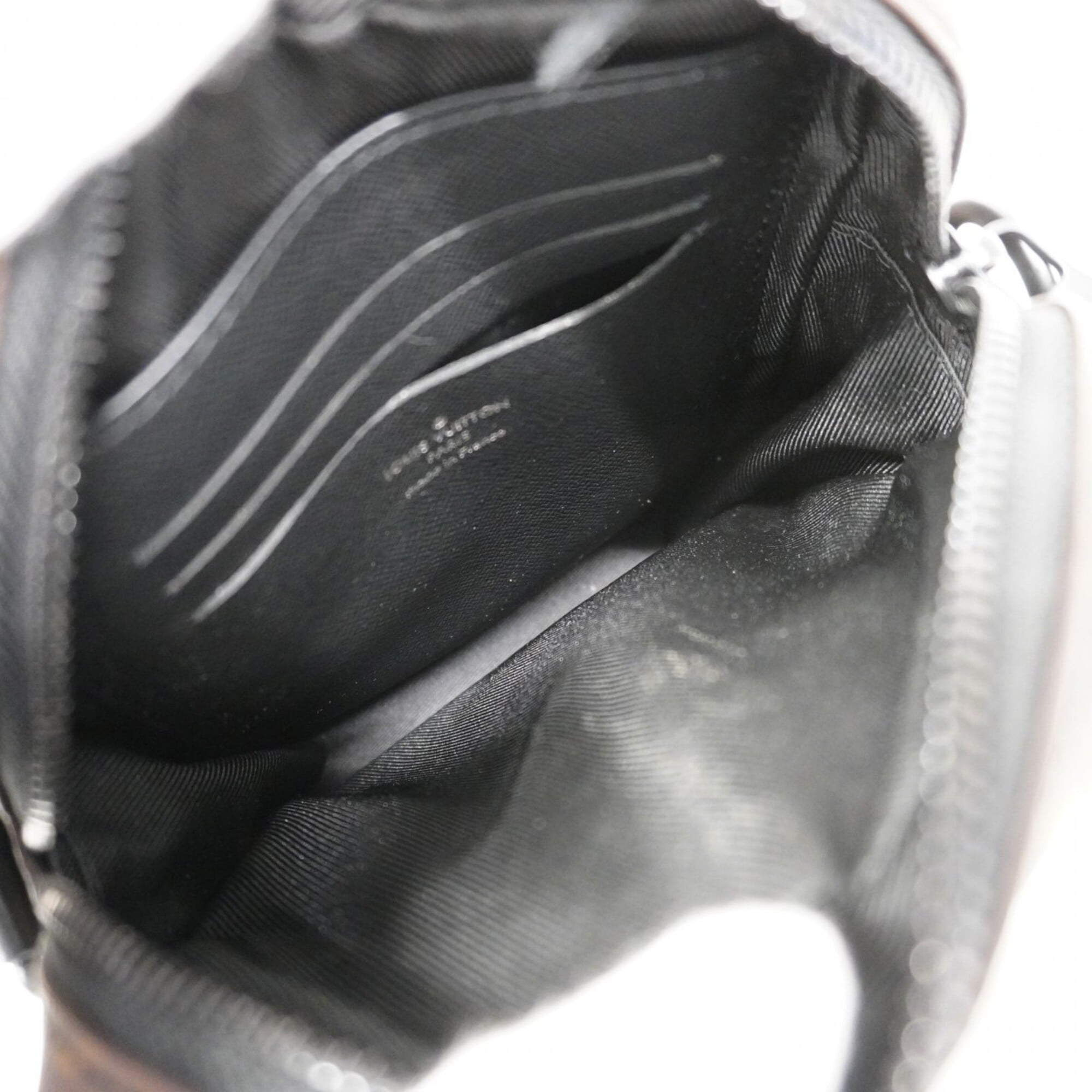 Louis Vuitton Brown Shoulder Bag (Pre-Owned)