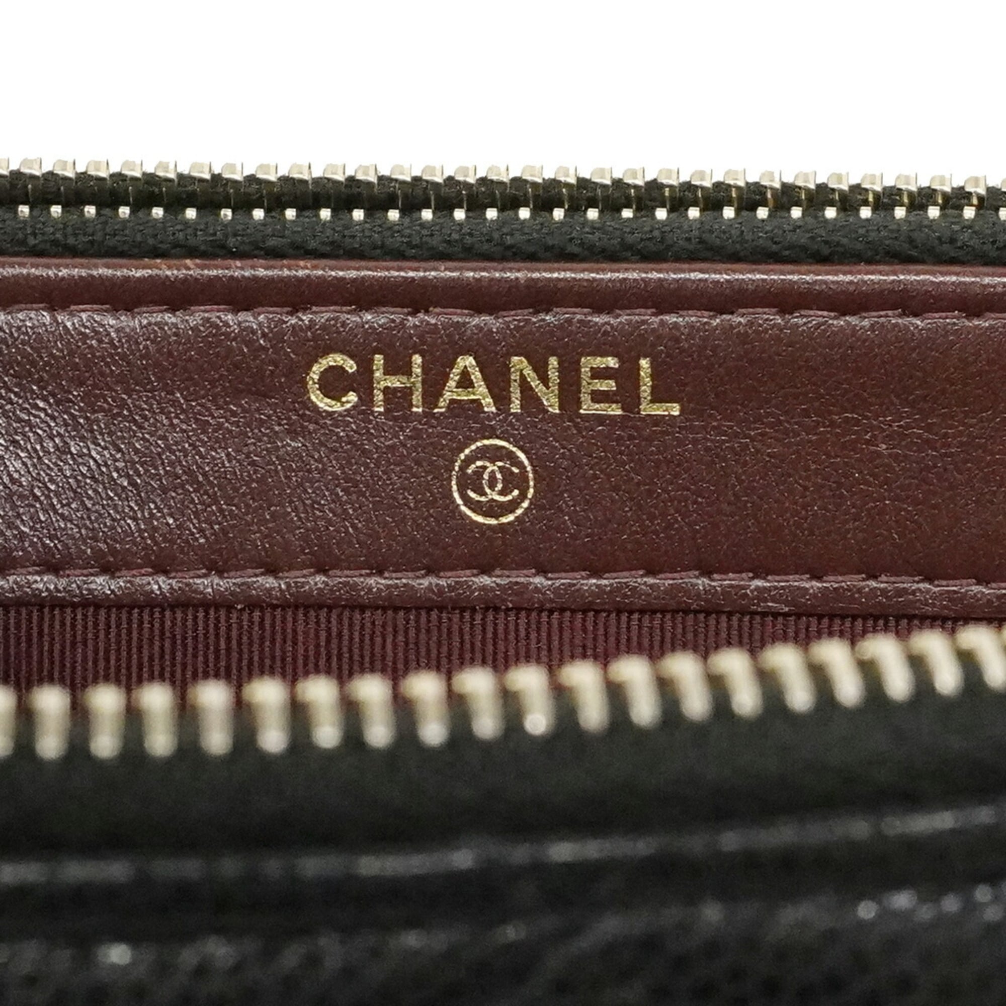 Chanel Black Grained Calfskin Shoulder Bag (Pre-Owned)