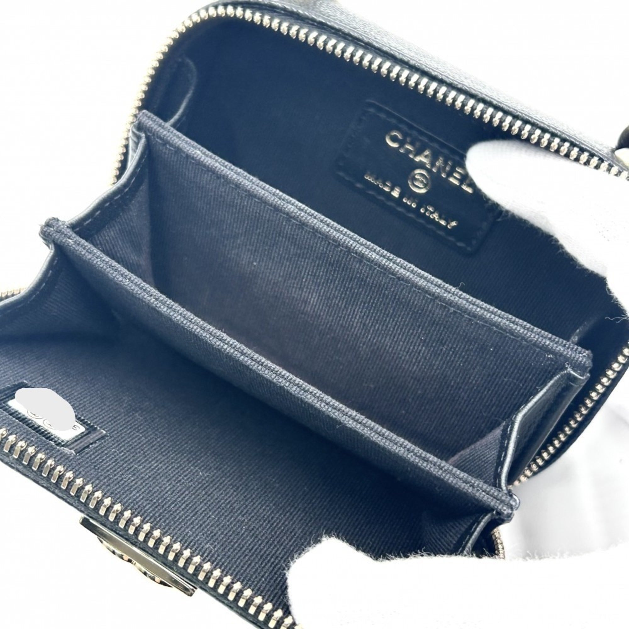 Chanel Black Grained Calfskin Shoulder Bag (Pre-Owned)