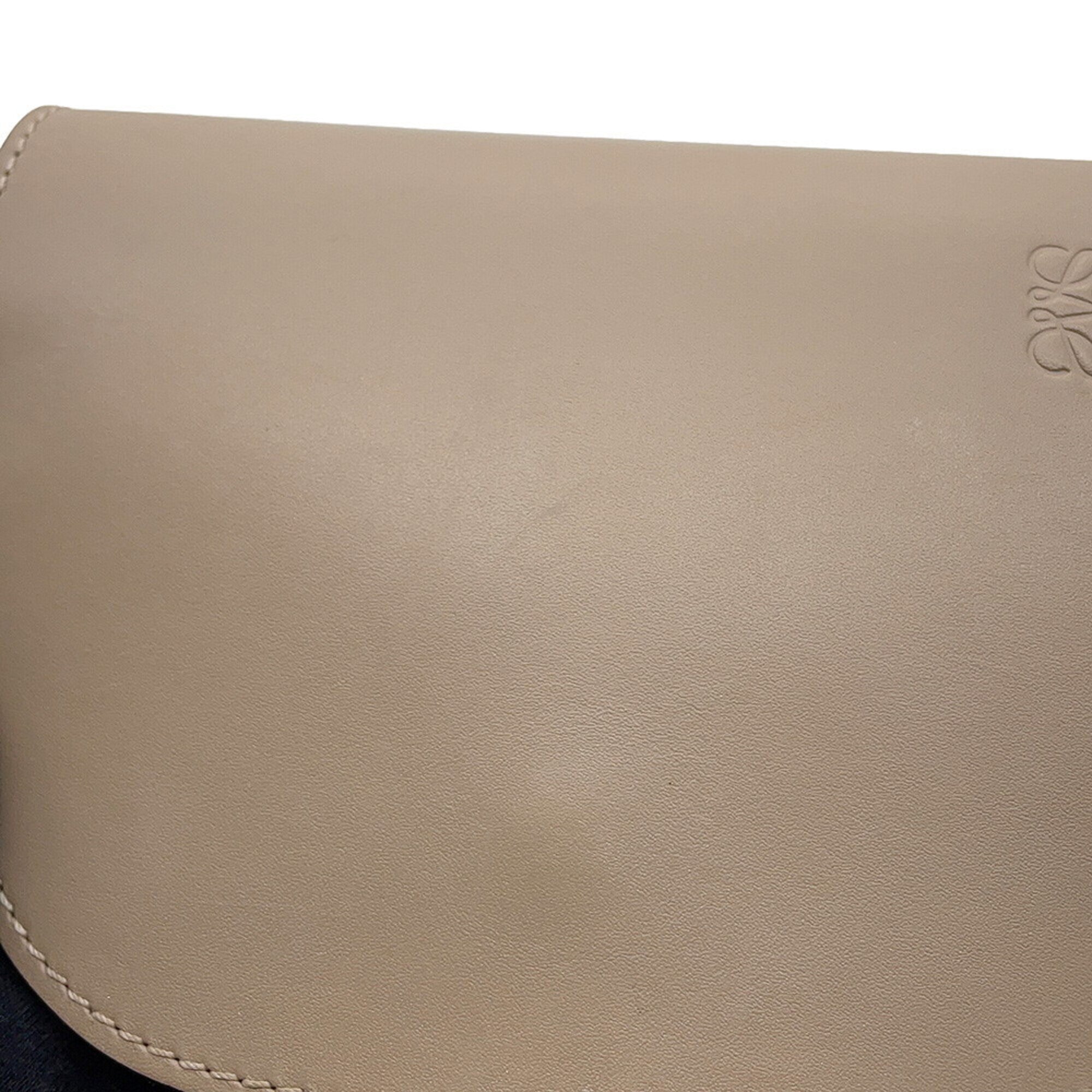 Loewe Sand Leather Shoulder Bag (Pre-Owned)