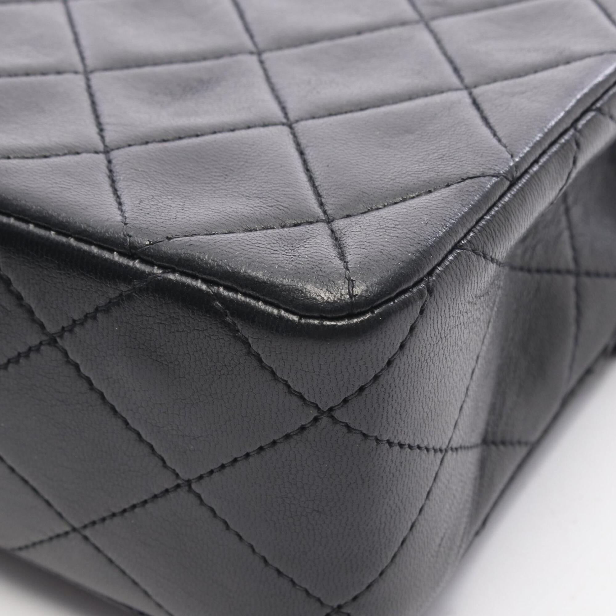 Chanel Black Leather Handbag Shoulder Bag (Pre-Owned)